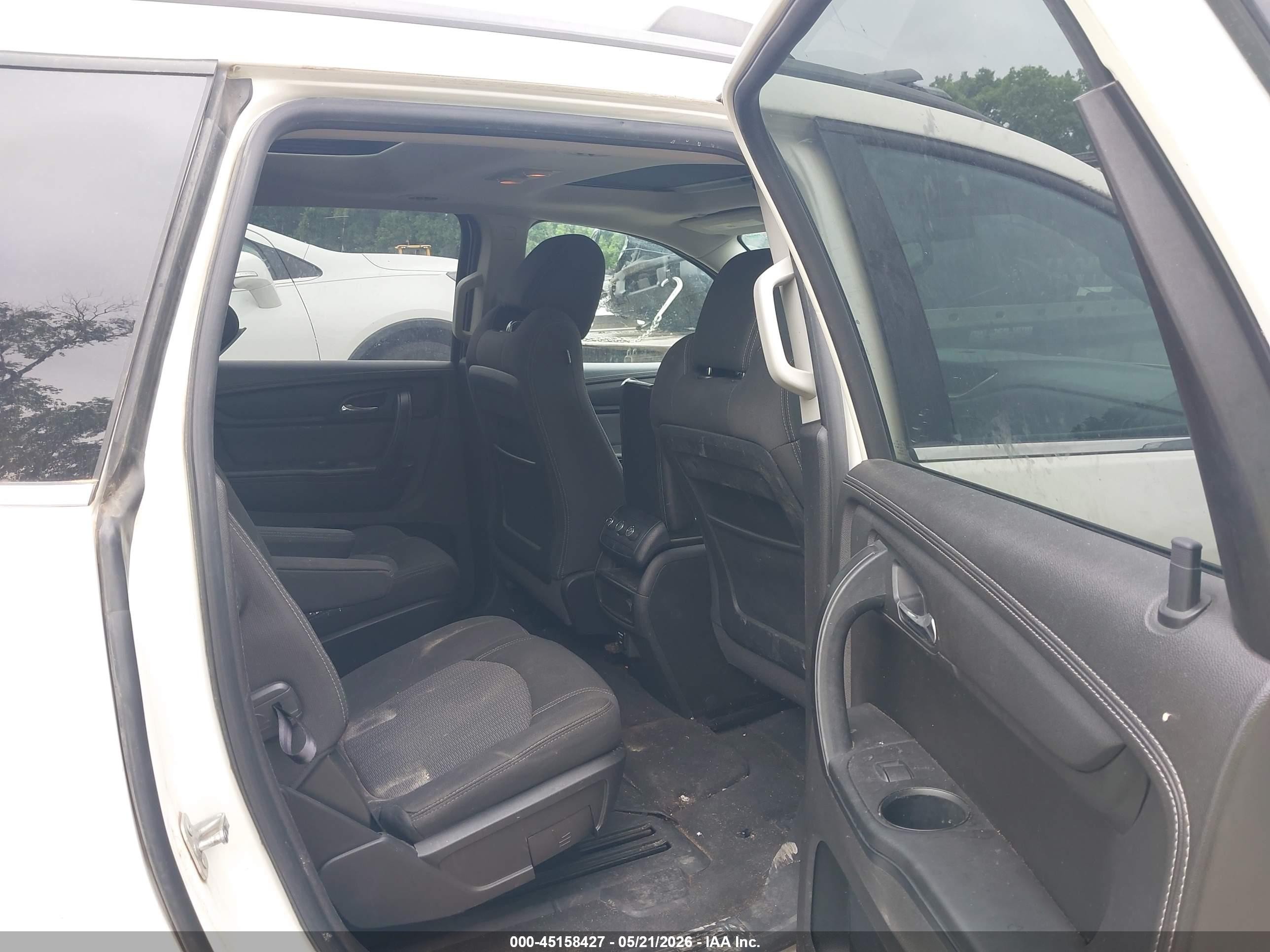 2014 Chevrolet Traverse 1lt White vin: 1GNKVGKD8EJ151616