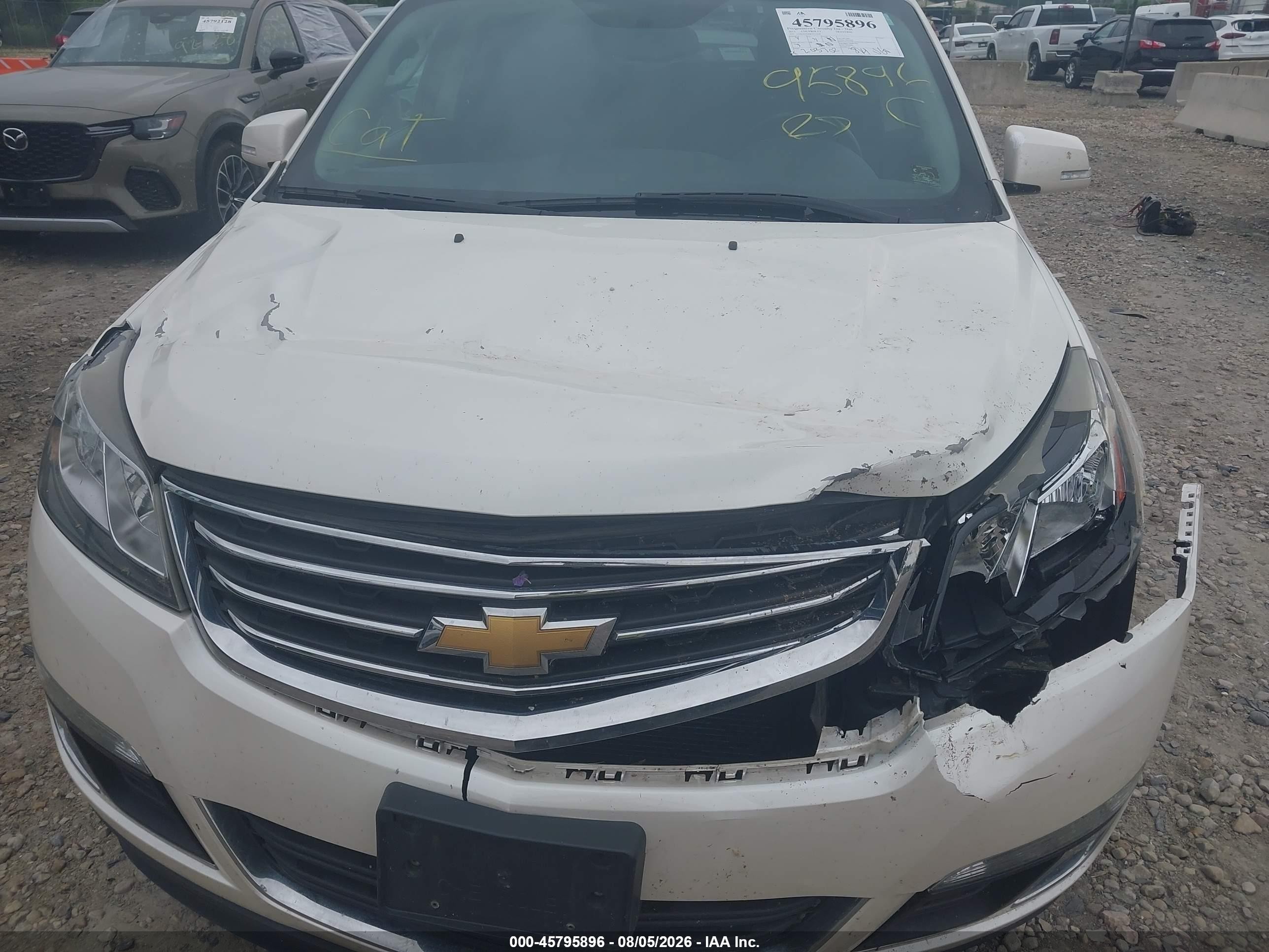 2014 Chevrolet Traverse 1lt White vin: 1GNKVGKD8EJ334448