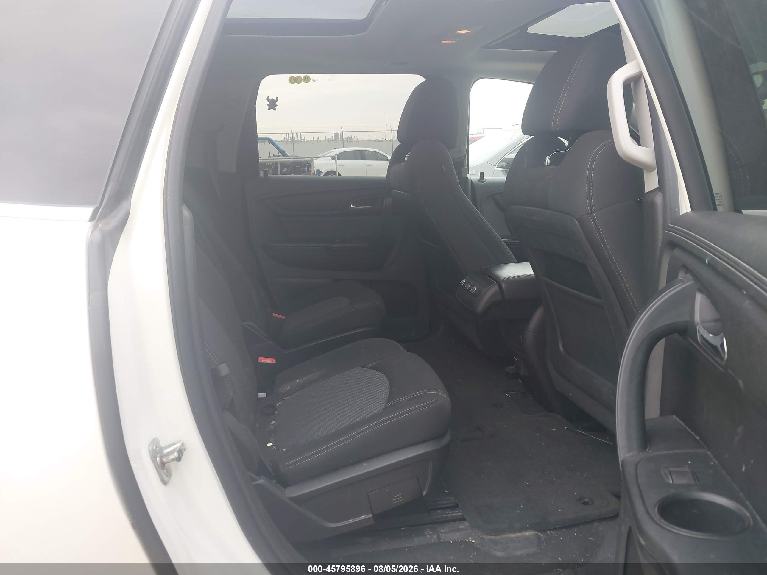 2014 Chevrolet Traverse 1lt White vin: 1GNKVGKD8EJ334448