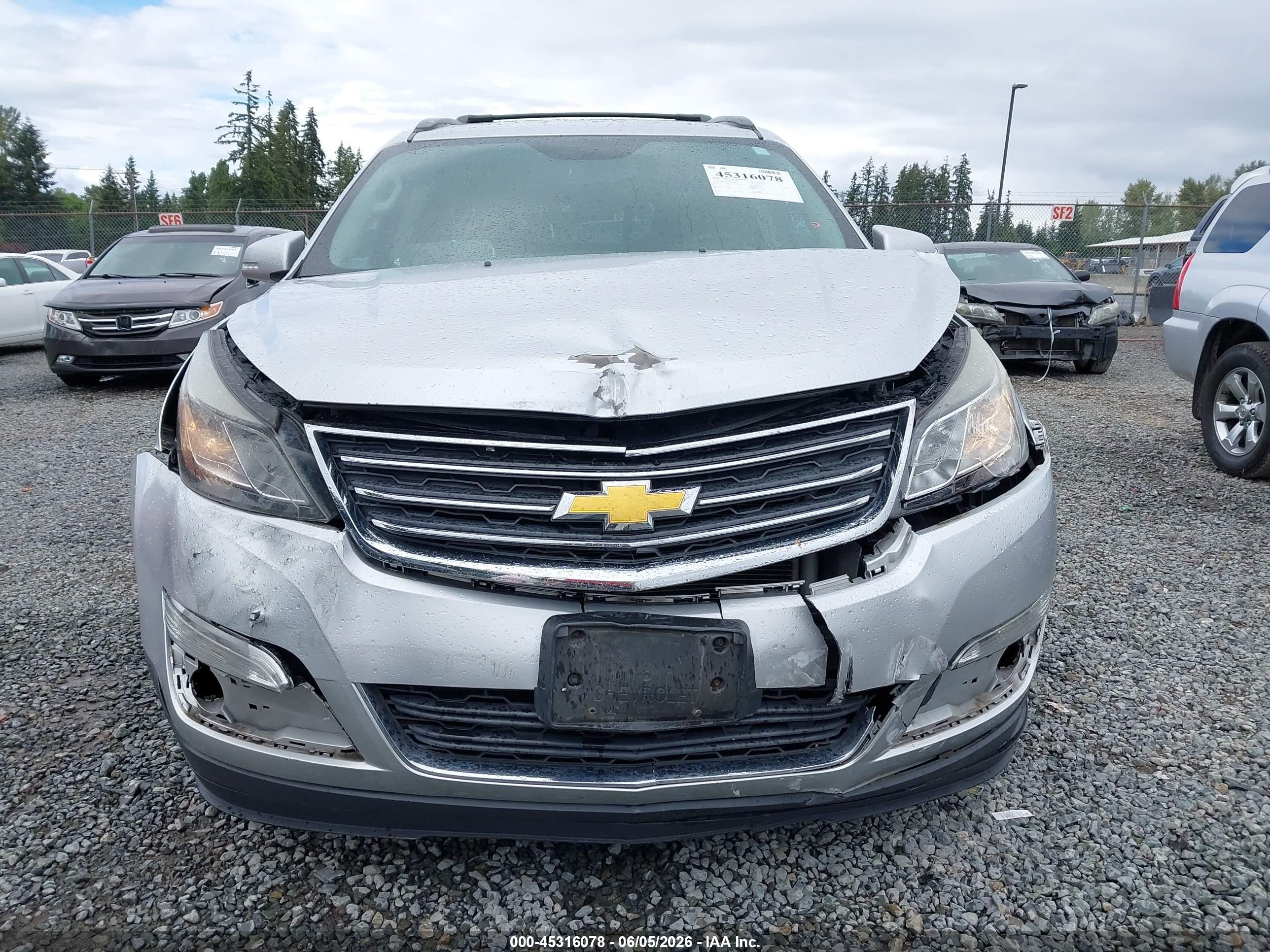 2014 Chevrolet Traverse 1lt Silver vin: 1GNKVGKD8EJ367174