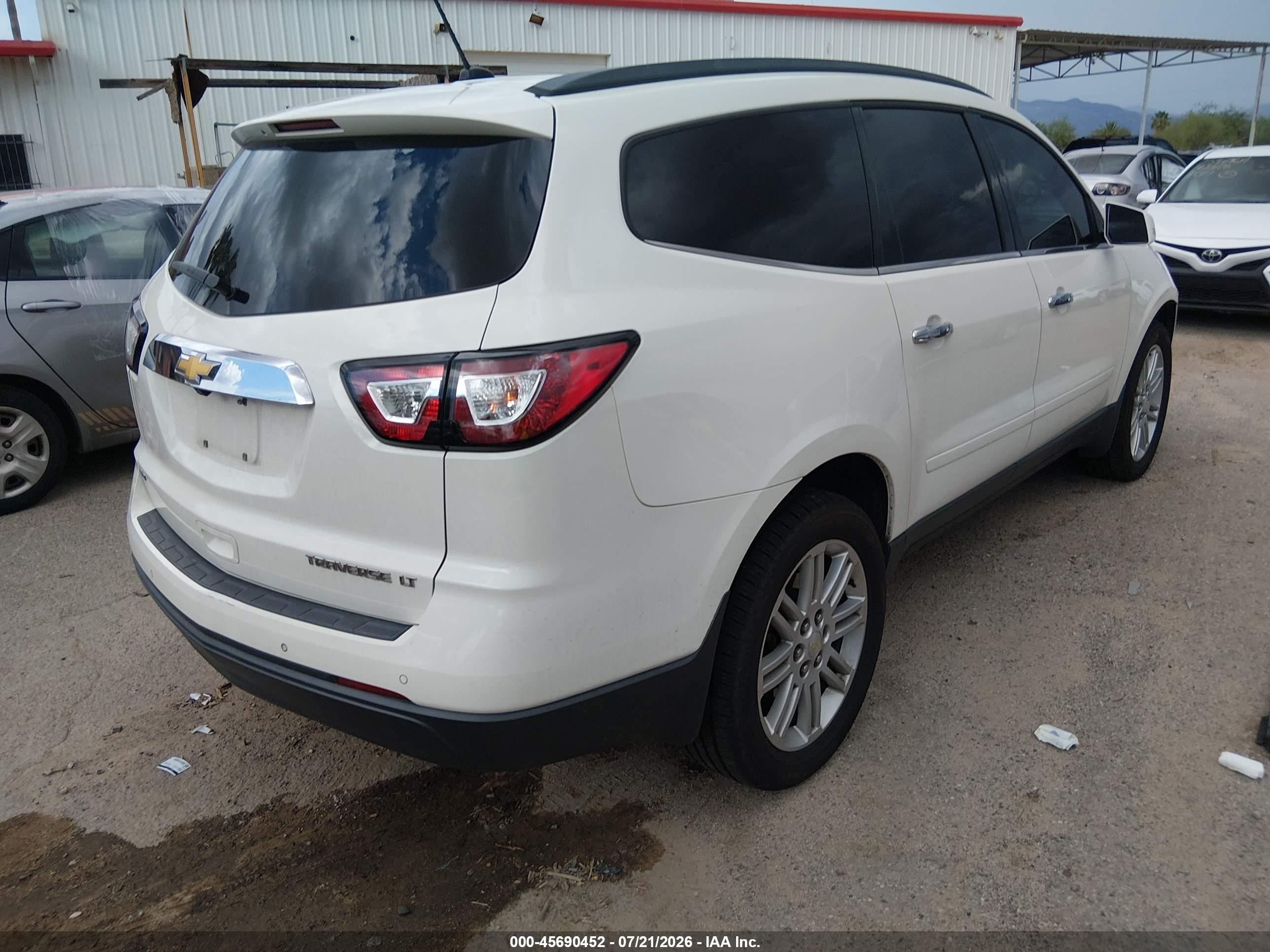 2015 Chevrolet Traverse Lt White vin: 1GNKVGKD8FJ188991