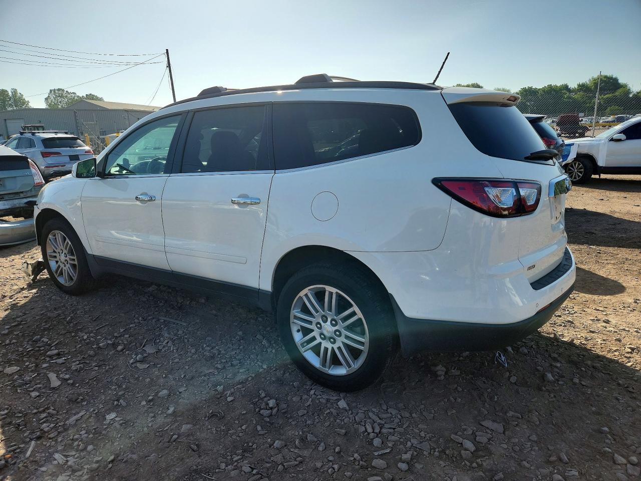 2015 Chevrolet Traverse Lt White vin: 1GNKVGKD8FJ216188