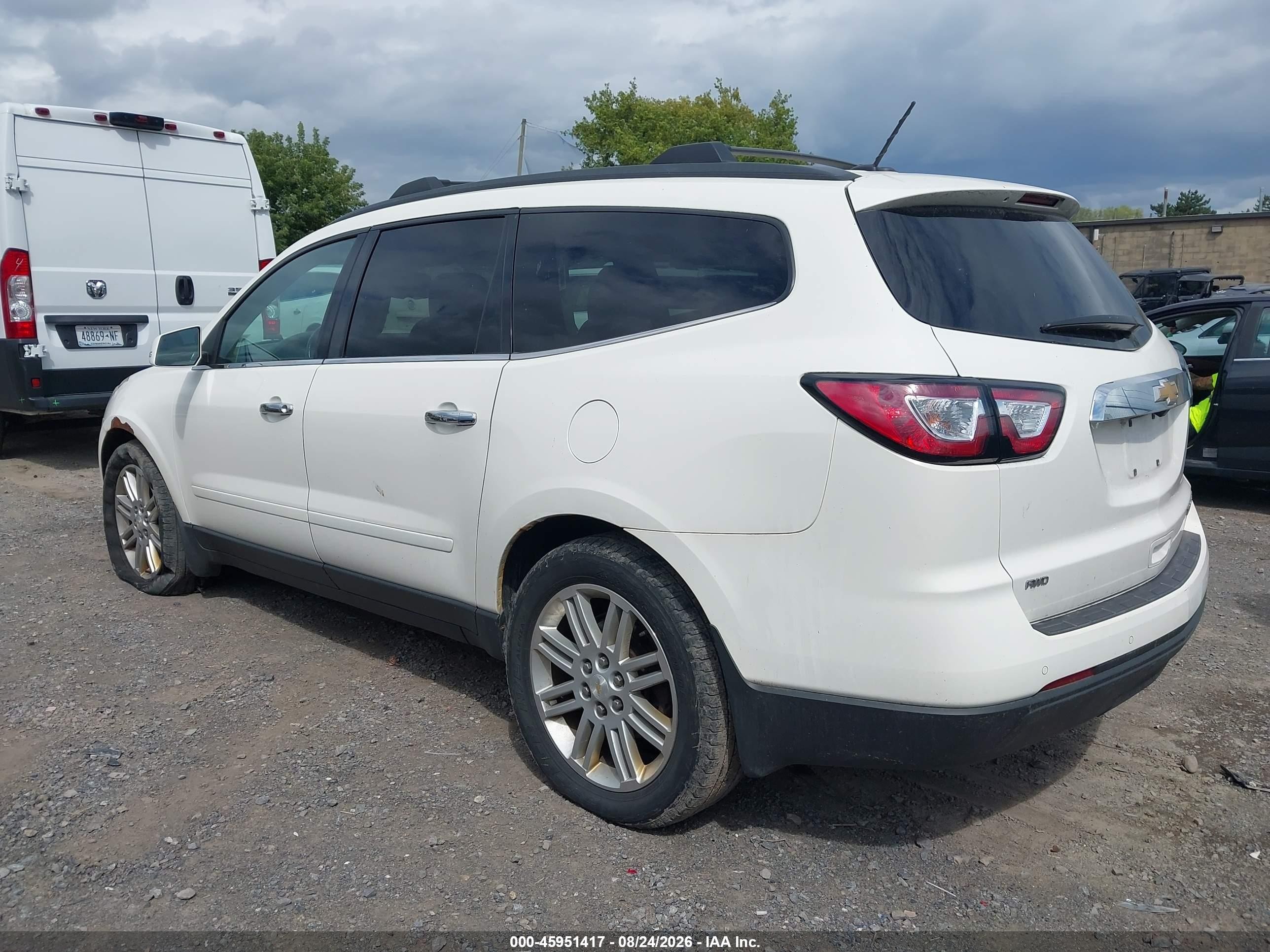 2015 Chevrolet Traverse Lt White vin: 1GNKVGKD8FJ253340