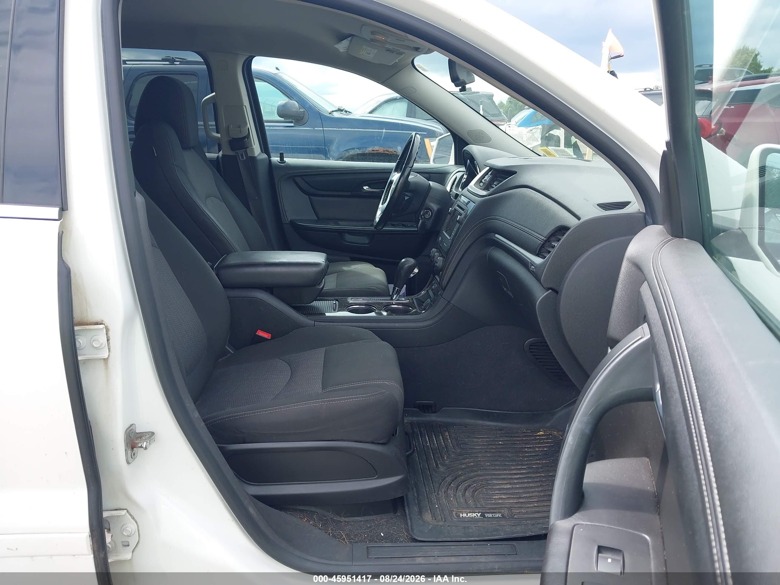 2015 Chevrolet Traverse Lt White vin: 1GNKVGKD8FJ253340