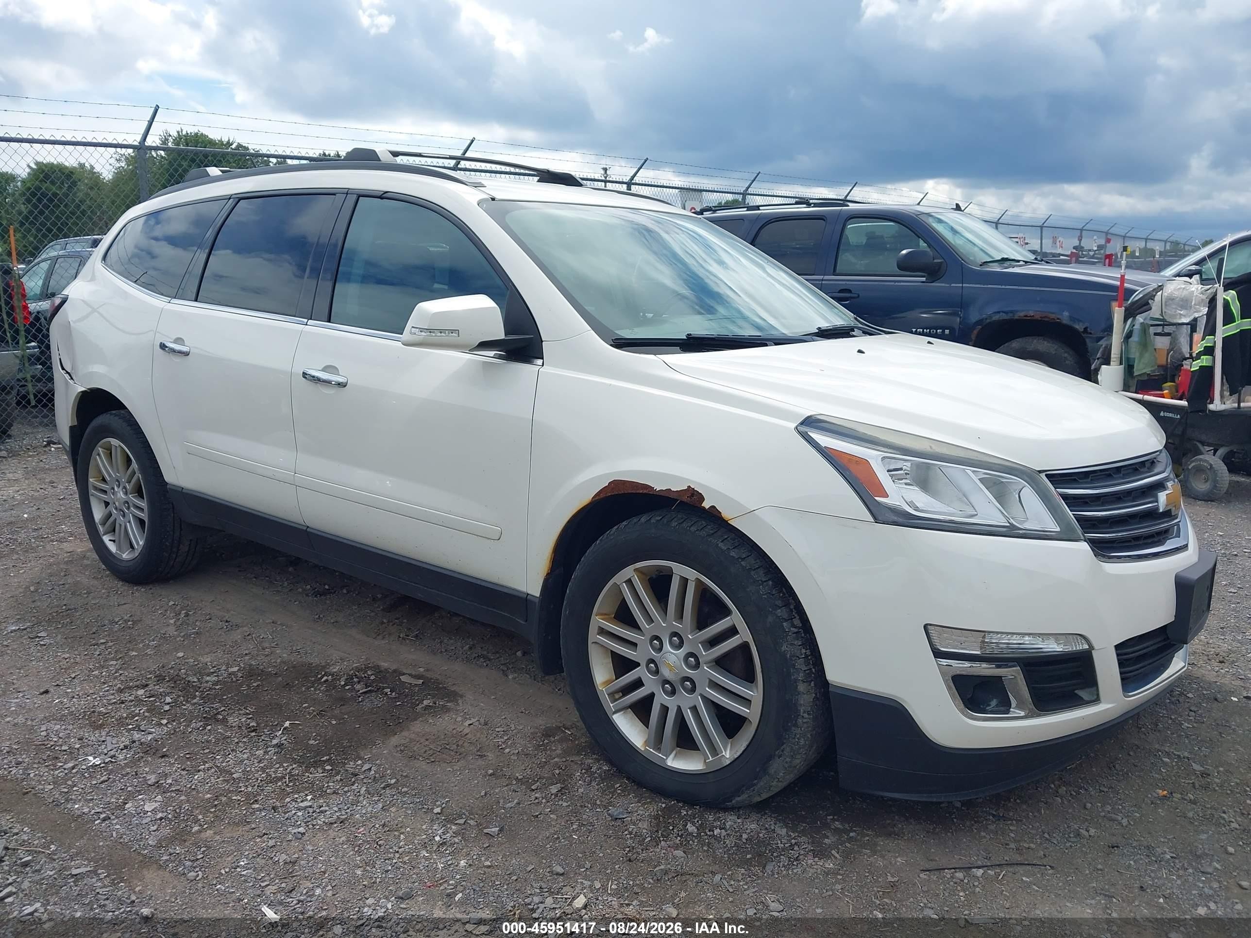2015 Chevrolet Traverse Lt White vin: 1GNKVGKD8FJ253340