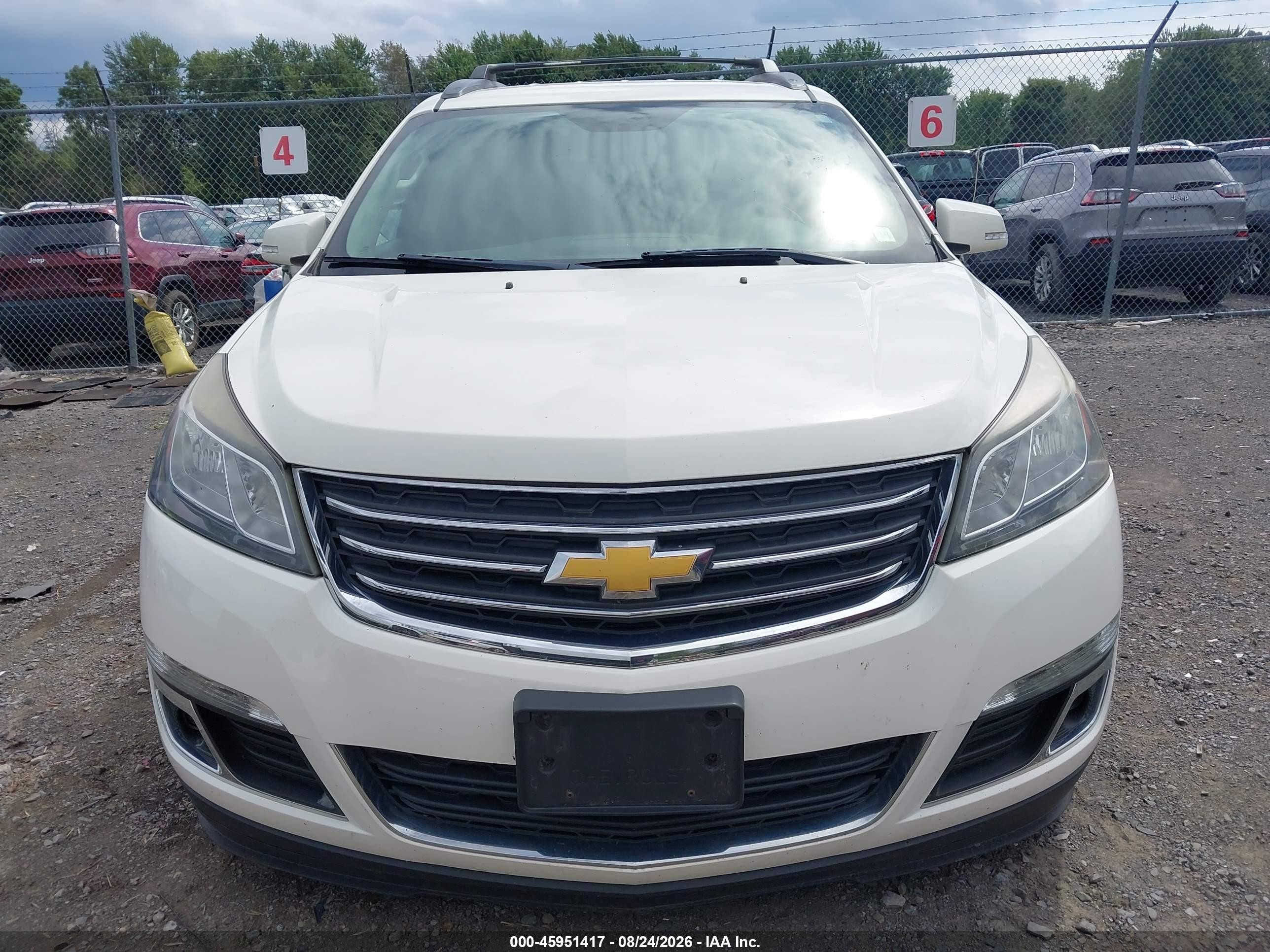 2015 Chevrolet Traverse Lt White vin: 1GNKVGKD8FJ253340