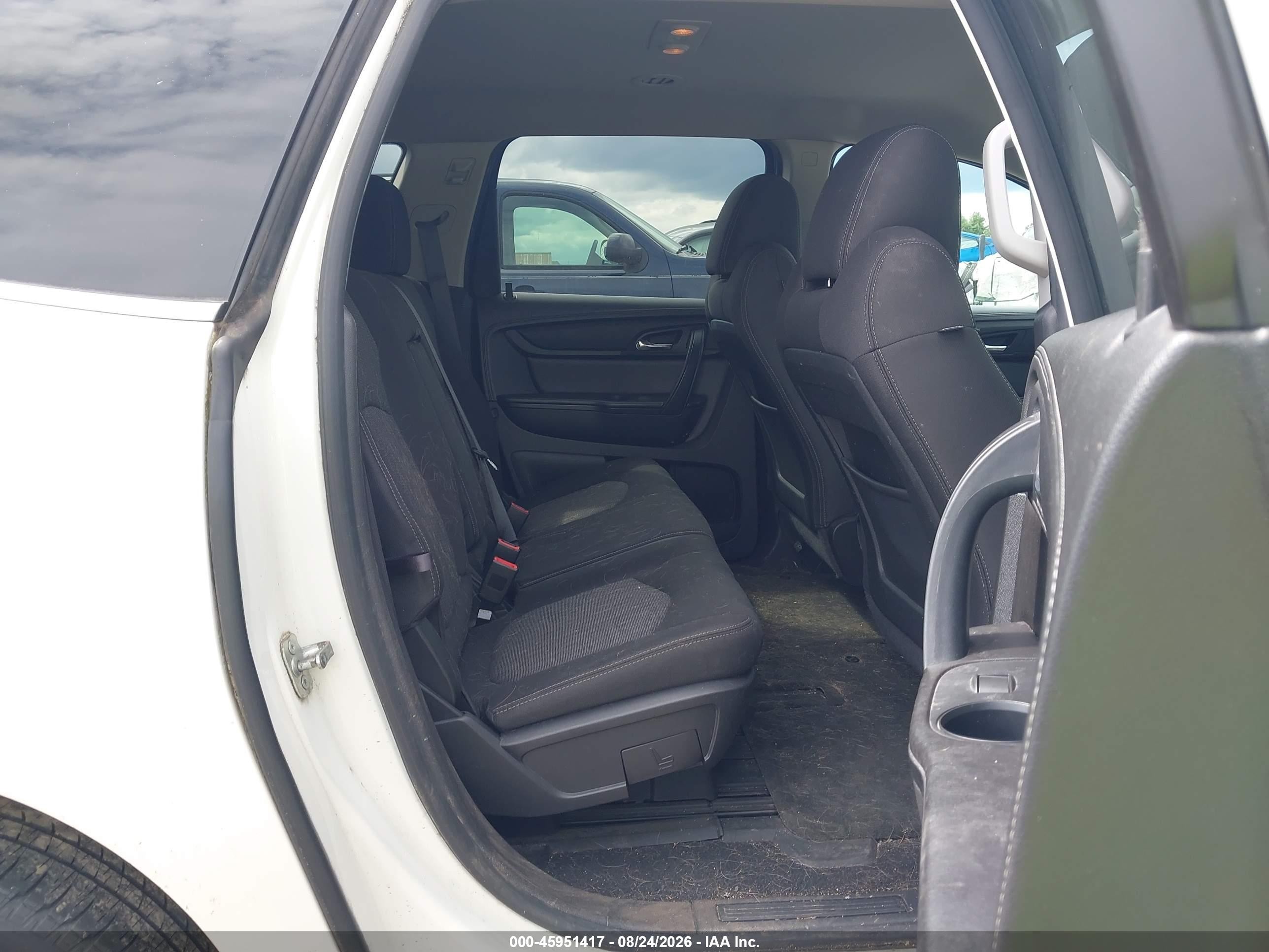 2015 Chevrolet Traverse Lt White vin: 1GNKVGKD8FJ253340