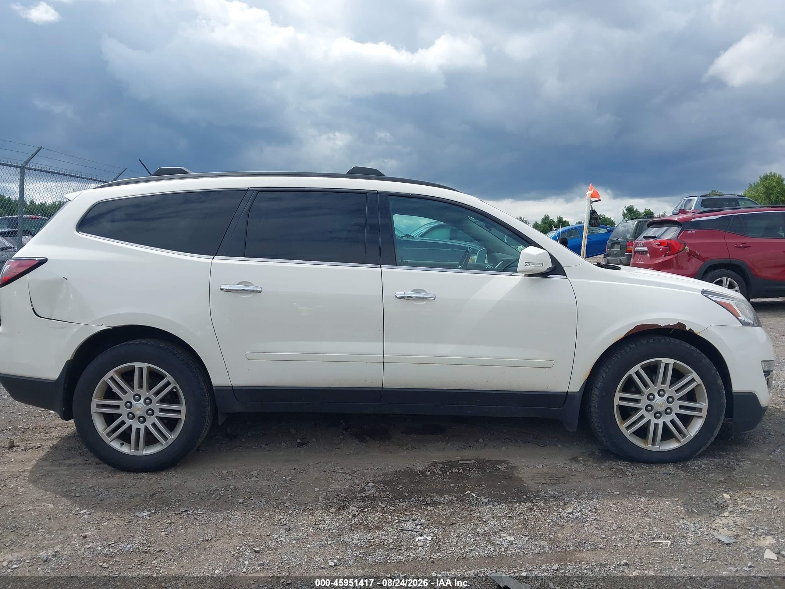 2015 Chevrolet Traverse Lt White vin: 1GNKVGKD8FJ253340