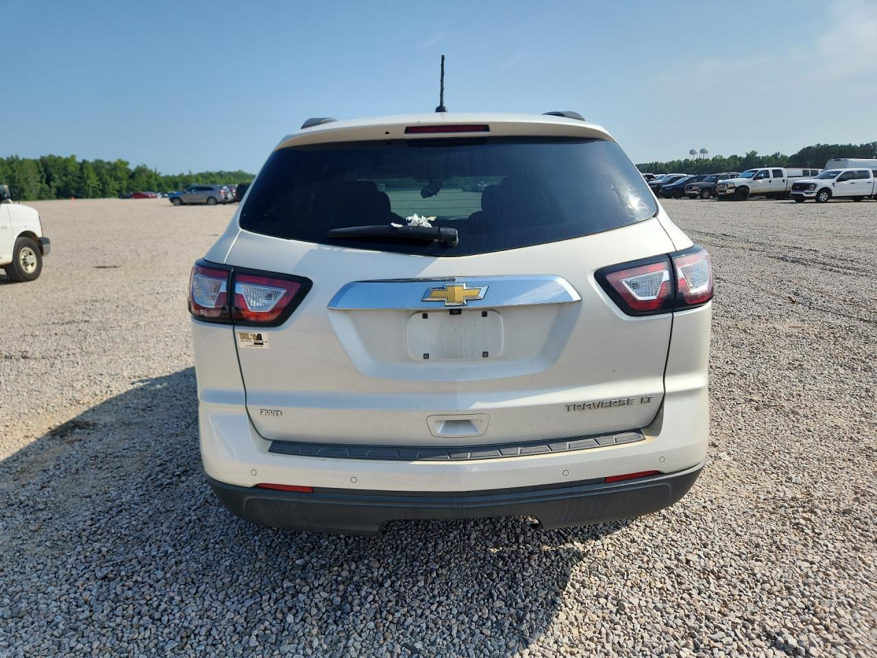 2015 Chevrolet Traverse Lt White vin: 1GNKVGKD8FJ305226