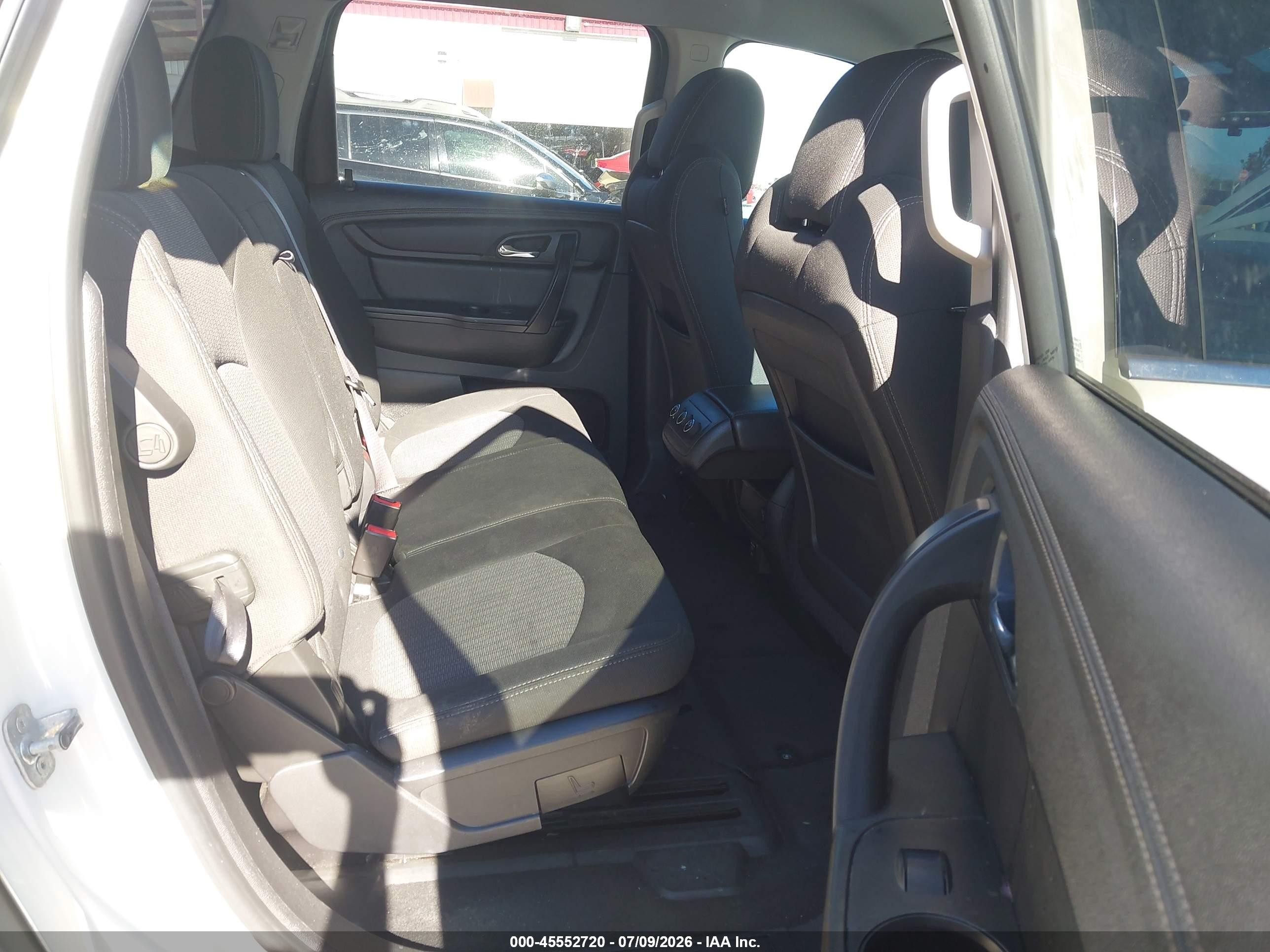 2015 Chevrolet Traverse Lt White vin: 1GNKVGKD8FJ314735