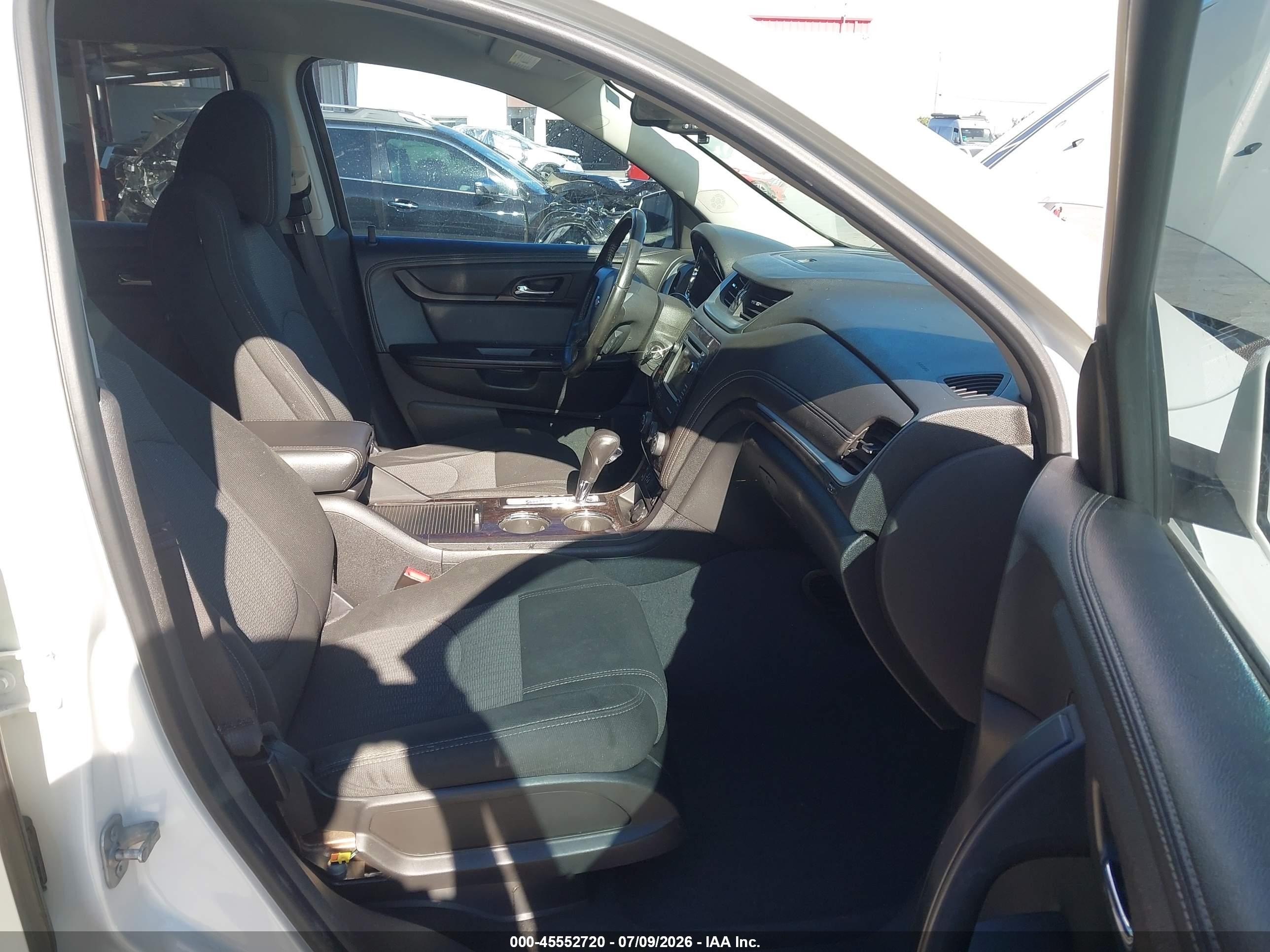 2015 Chevrolet Traverse Lt White vin: 1GNKVGKD8FJ314735