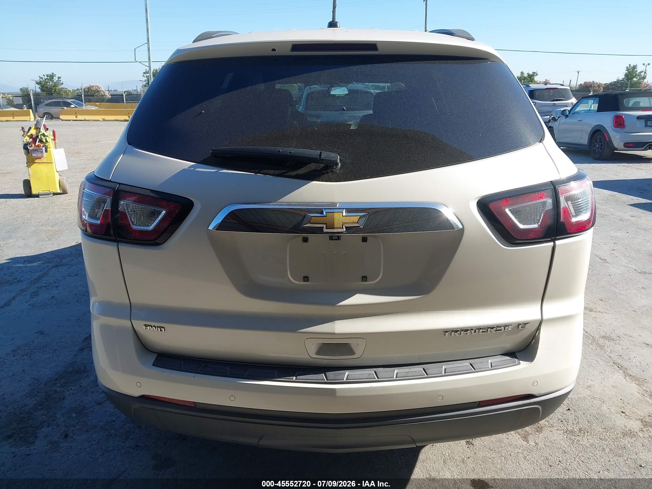 2015 Chevrolet Traverse Lt White vin: 1GNKVGKD8FJ314735