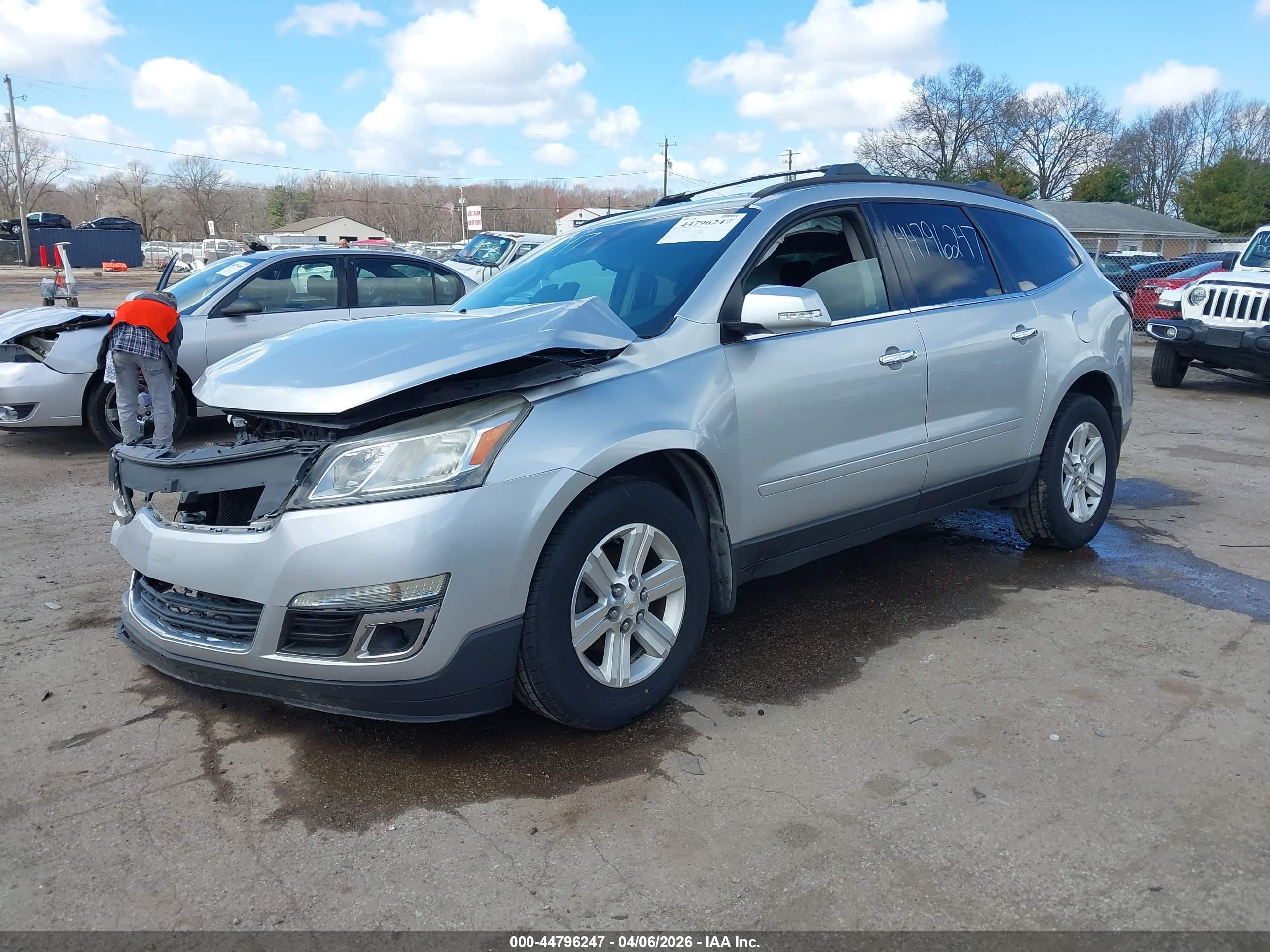 2013 Chevrolet Traverse 1lt Silver vin: 1GNKVGKD9DJ117618
