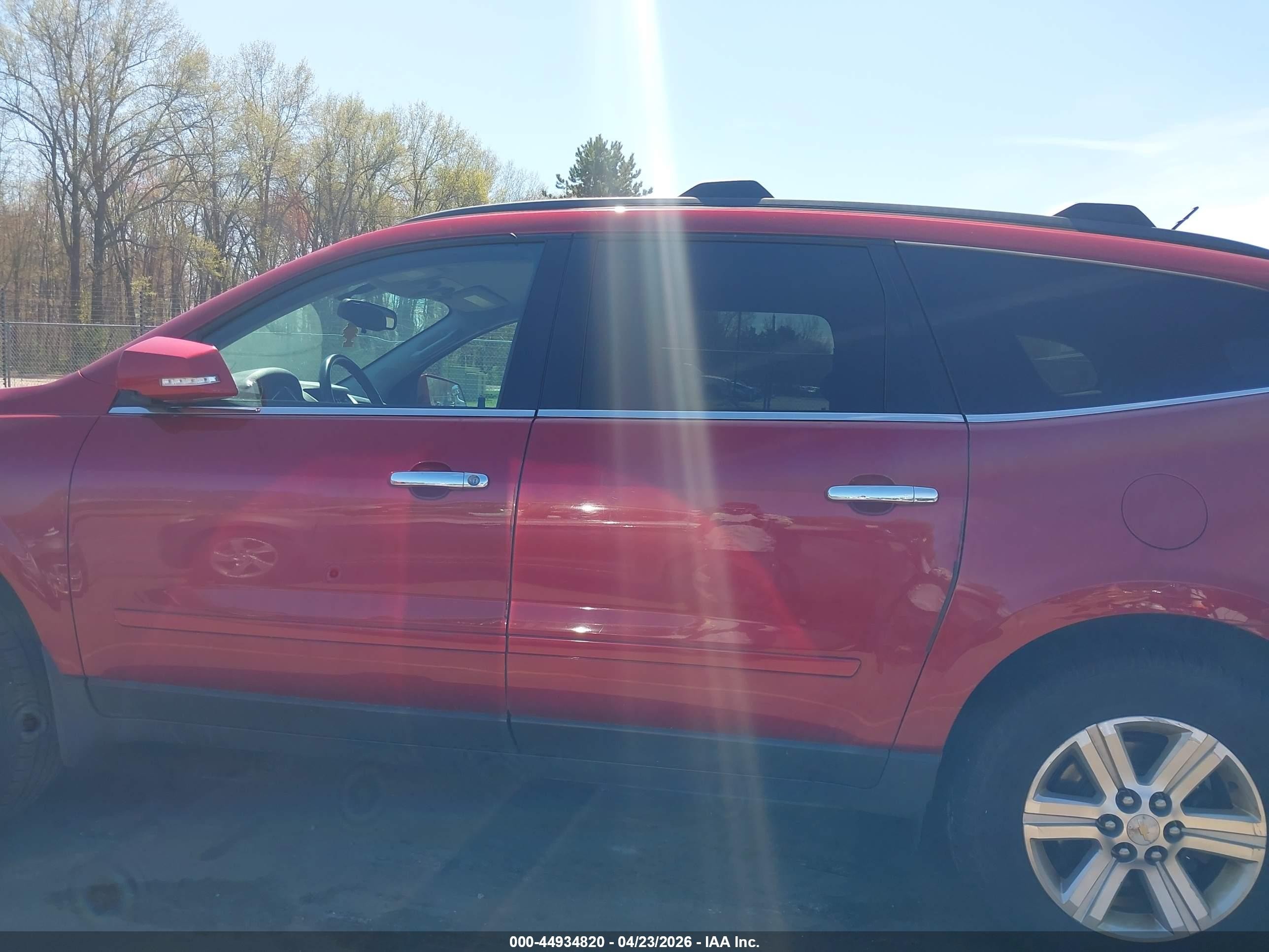 2014 Chevrolet Traverse 1lt Red vin: 1GNKVGKDXEJ333687
