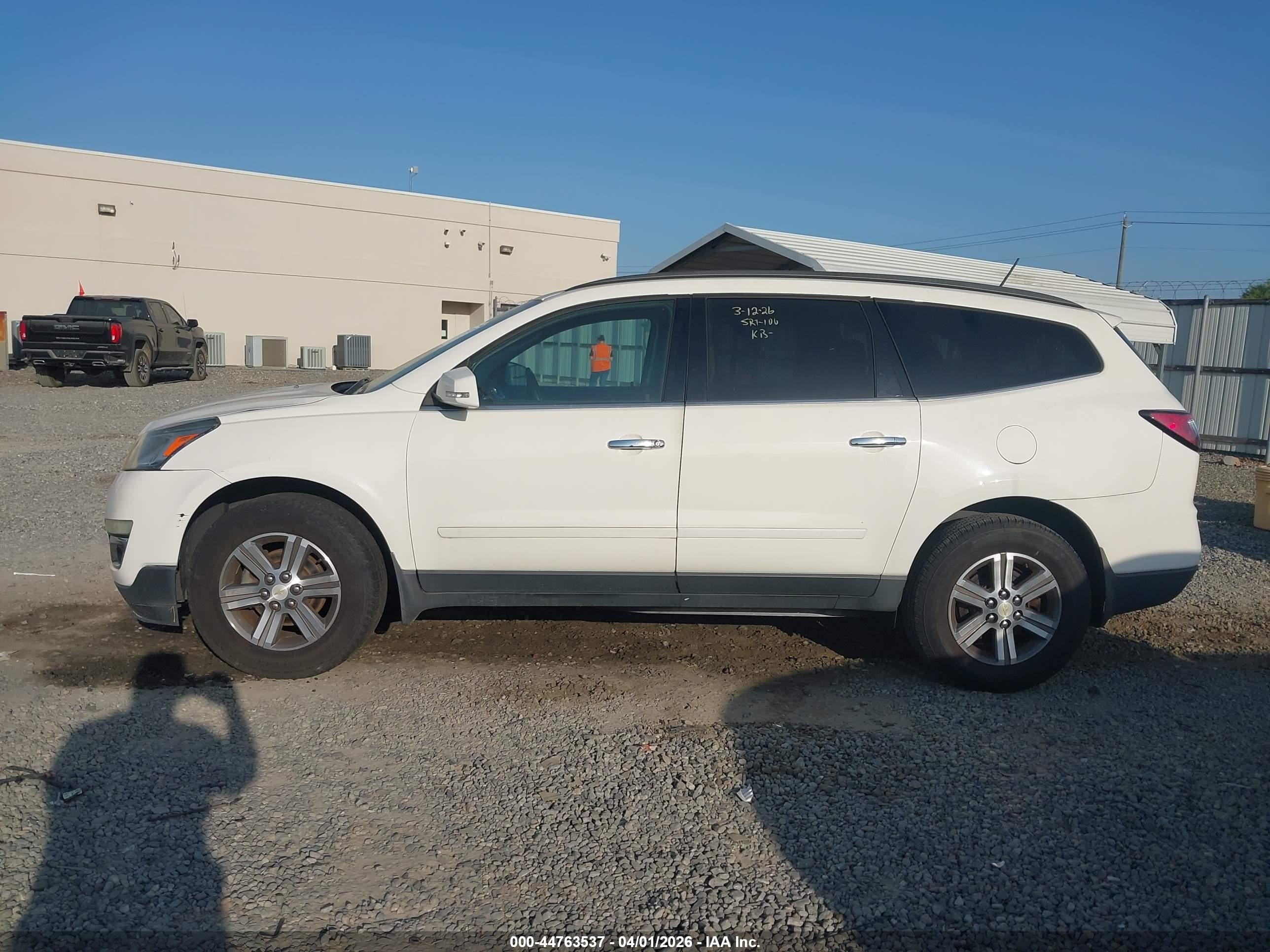2015 Chevrolet Traverse 1lt White vin: 1GNKVGKDXFJ158469