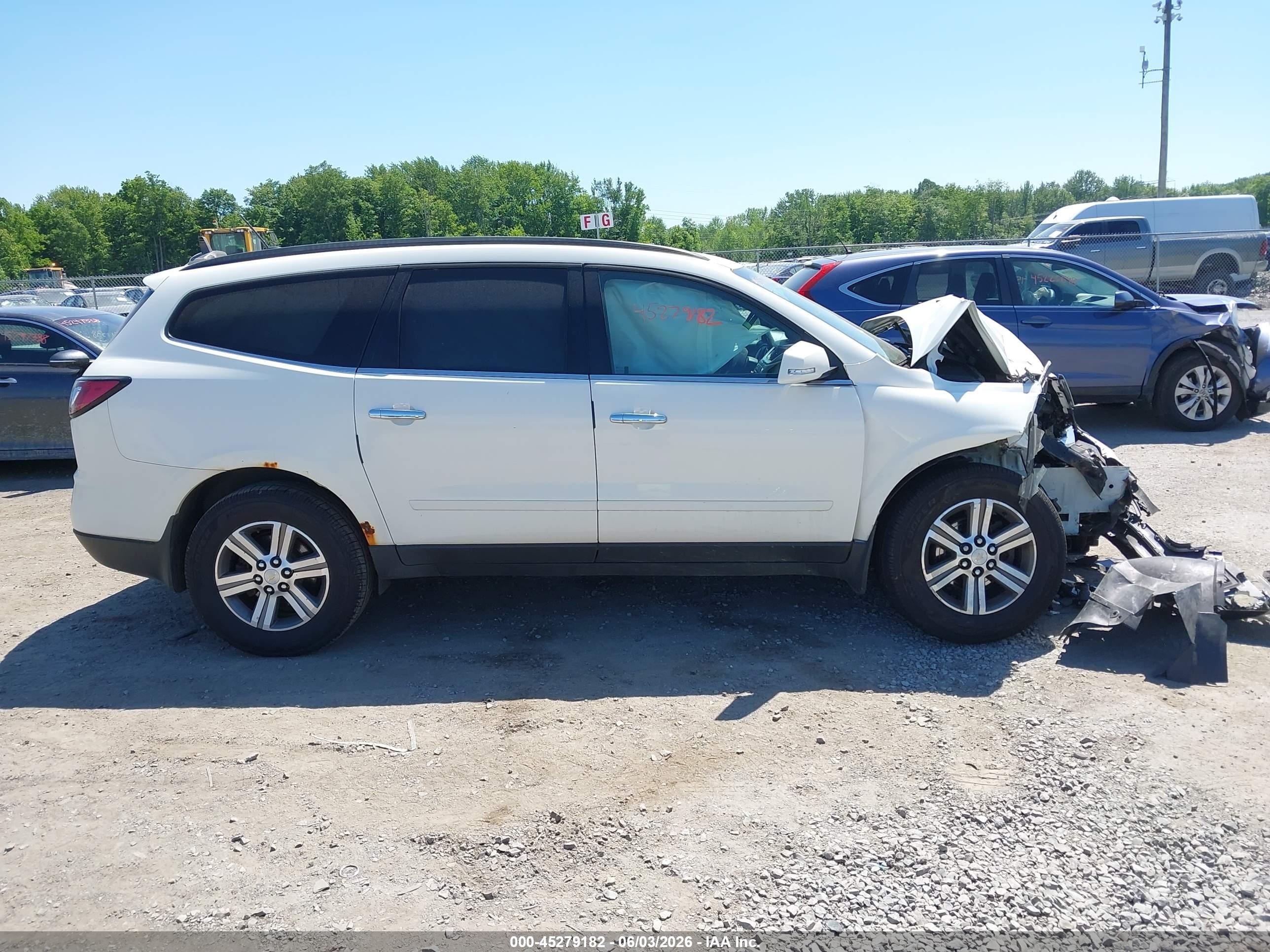 2015 Chevrolet Traverse 1lt Белый vin: 1GNKVGKDXFJ299283