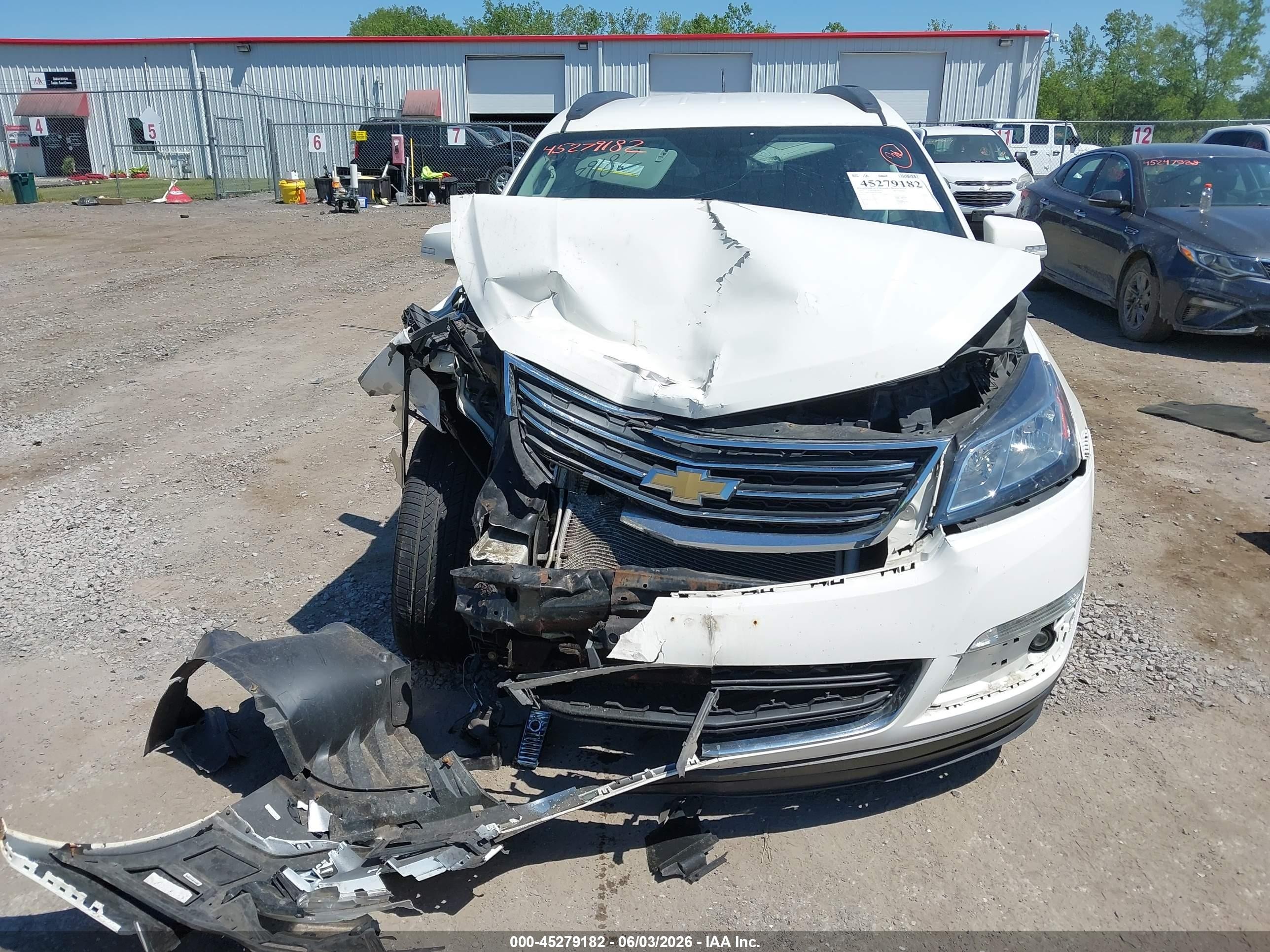 2015 Chevrolet Traverse 1lt Белый vin: 1GNKVGKDXFJ299283