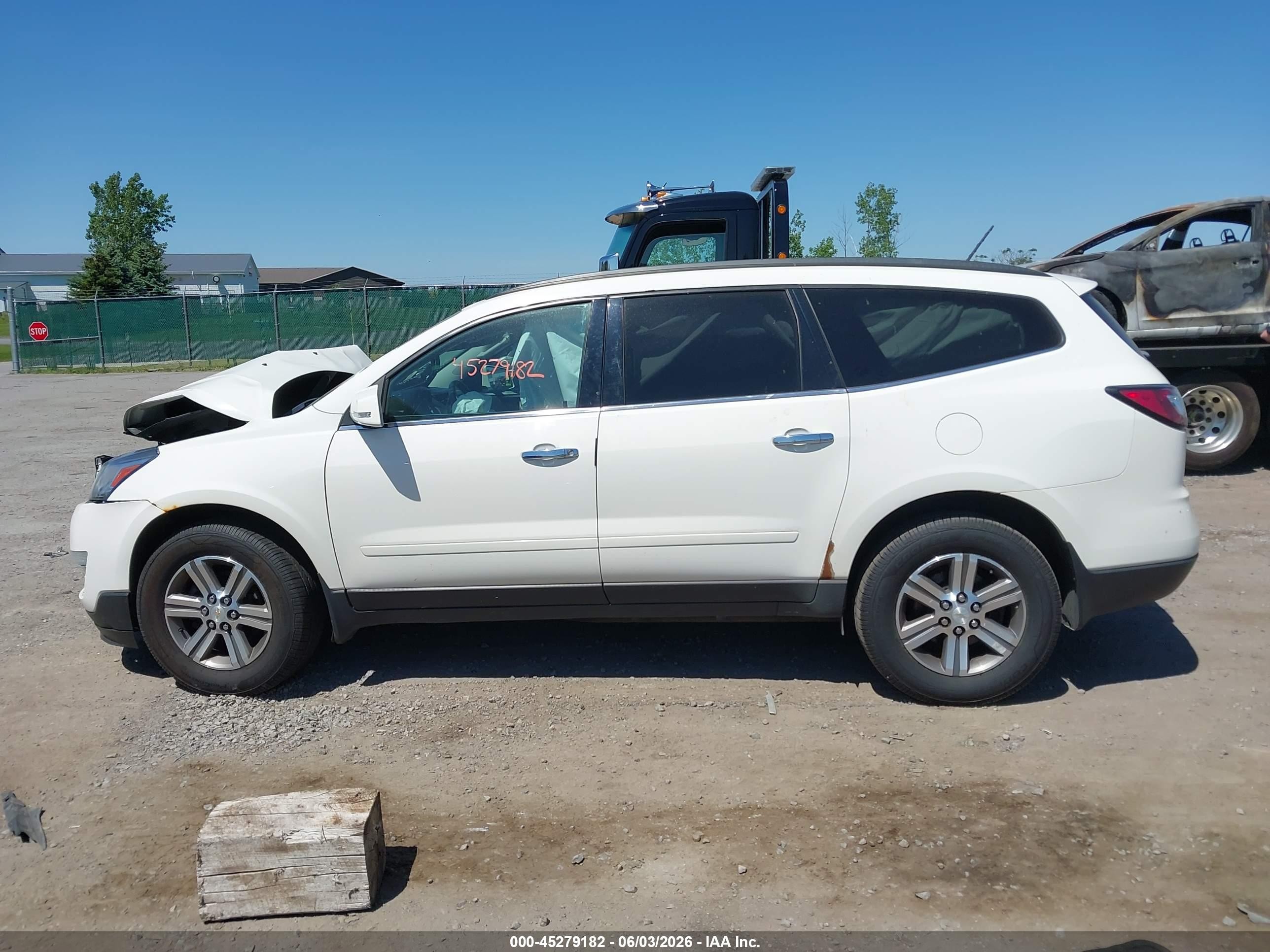 2015 Chevrolet Traverse 1lt Белый vin: 1GNKVGKDXFJ299283