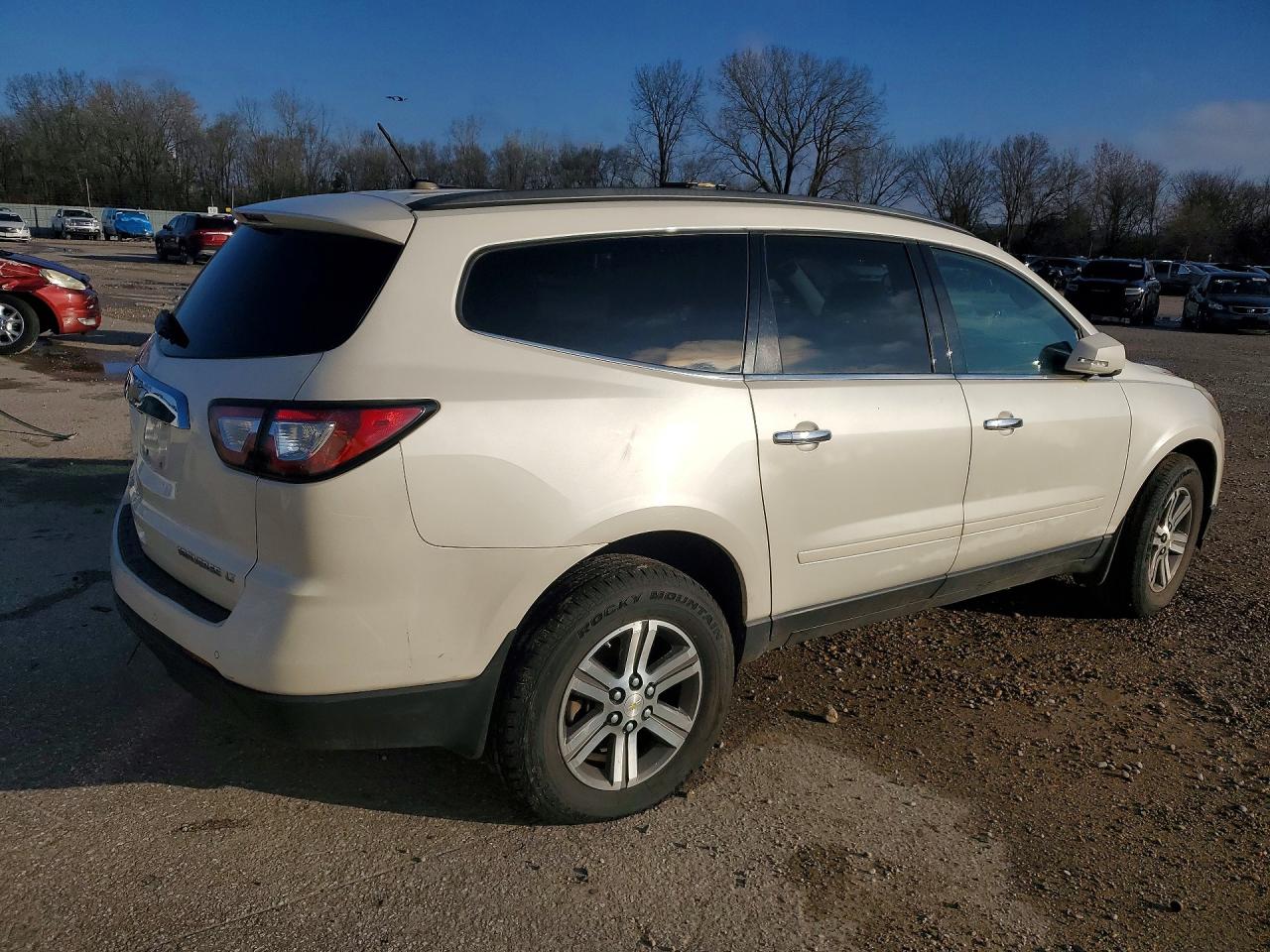 2015 Chevrolet Traverse Lt White vin: 1GNKVGKDXFJ324196