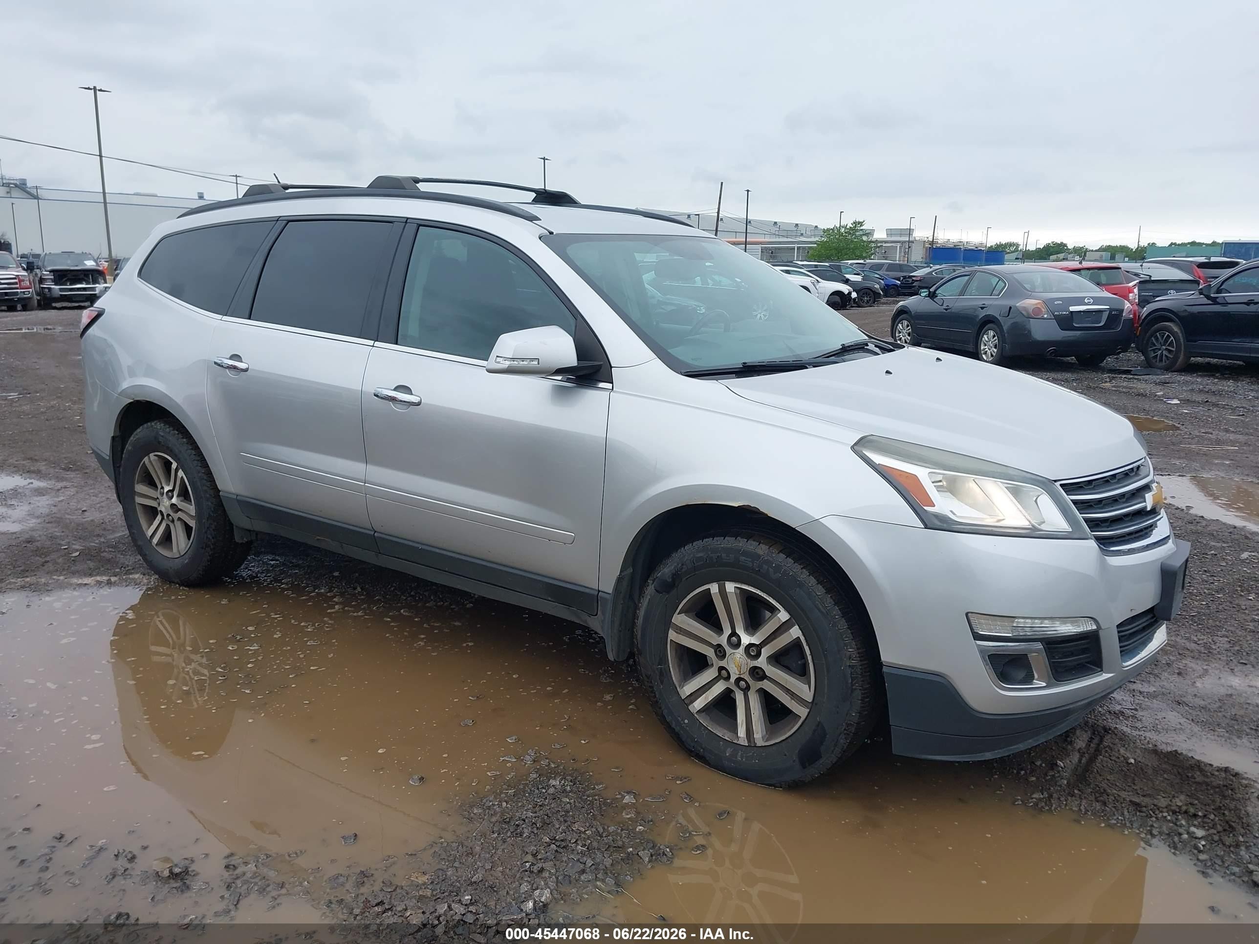2015 Chevrolet Traverse Lt Silver vin: 1GNKVHKD2FJ118893