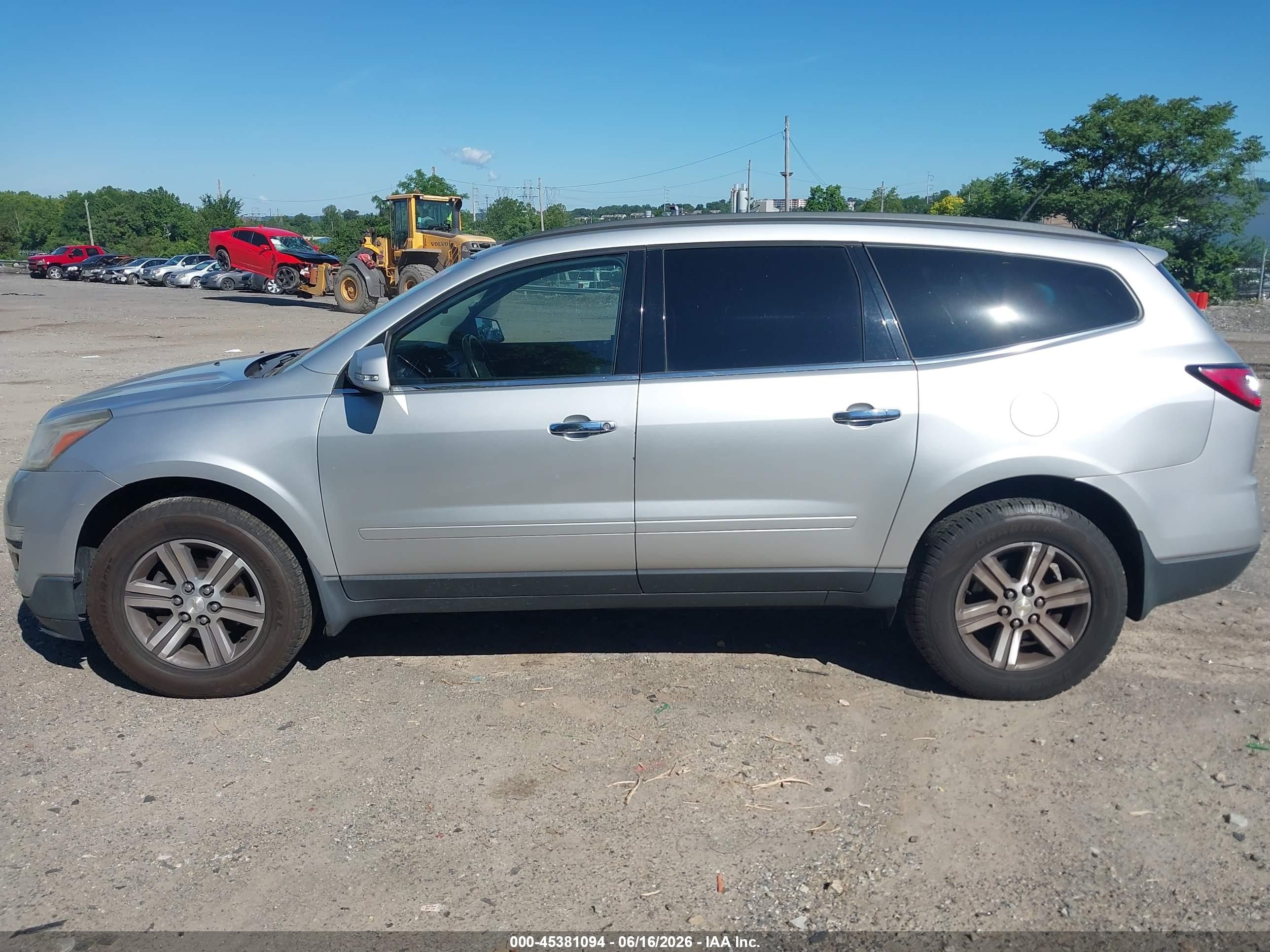 2015 Chevrolet Traverse Lt Silver vin: 1GNKVHKD3FJ257740