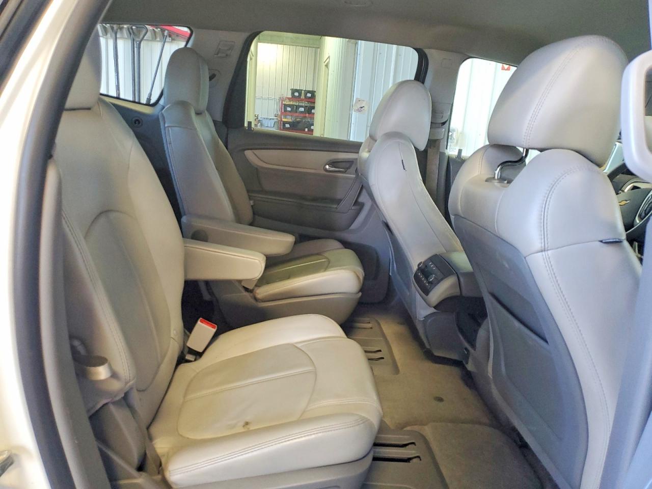 2014 Chevrolet Traverse Lt White vin: 1GNKVHKD4EJ259656