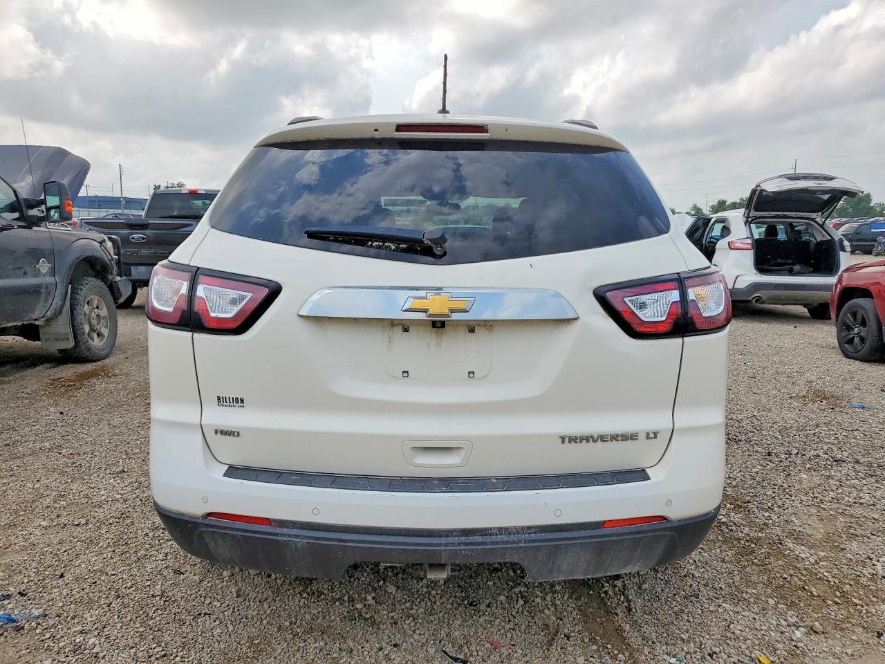 2015 Chevrolet Traverse Lt White vin: 1GNKVHKD6FJ111168