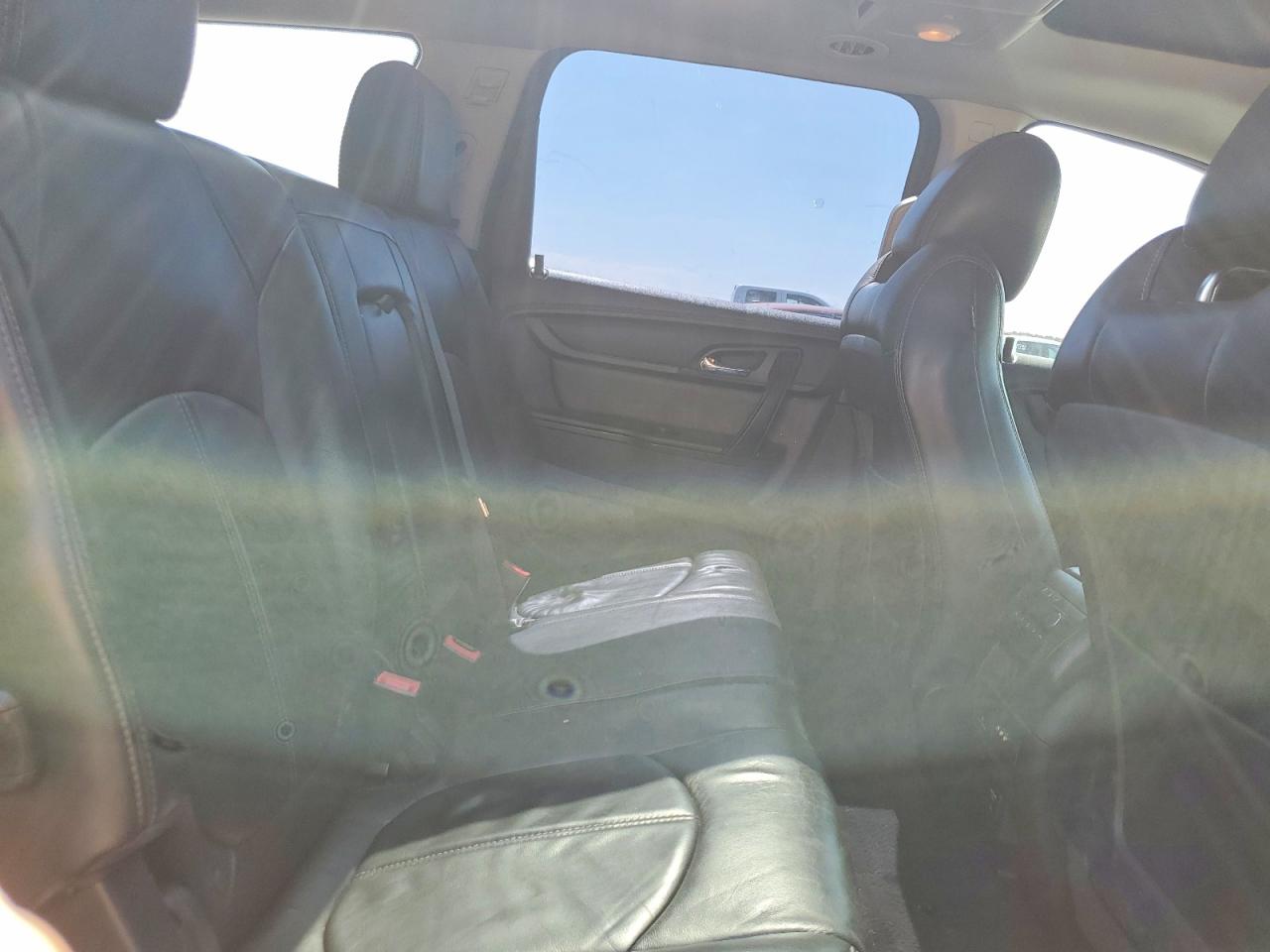 2015 Chevrolet Traverse Lt White vin: 1GNKVHKD8FJ130692