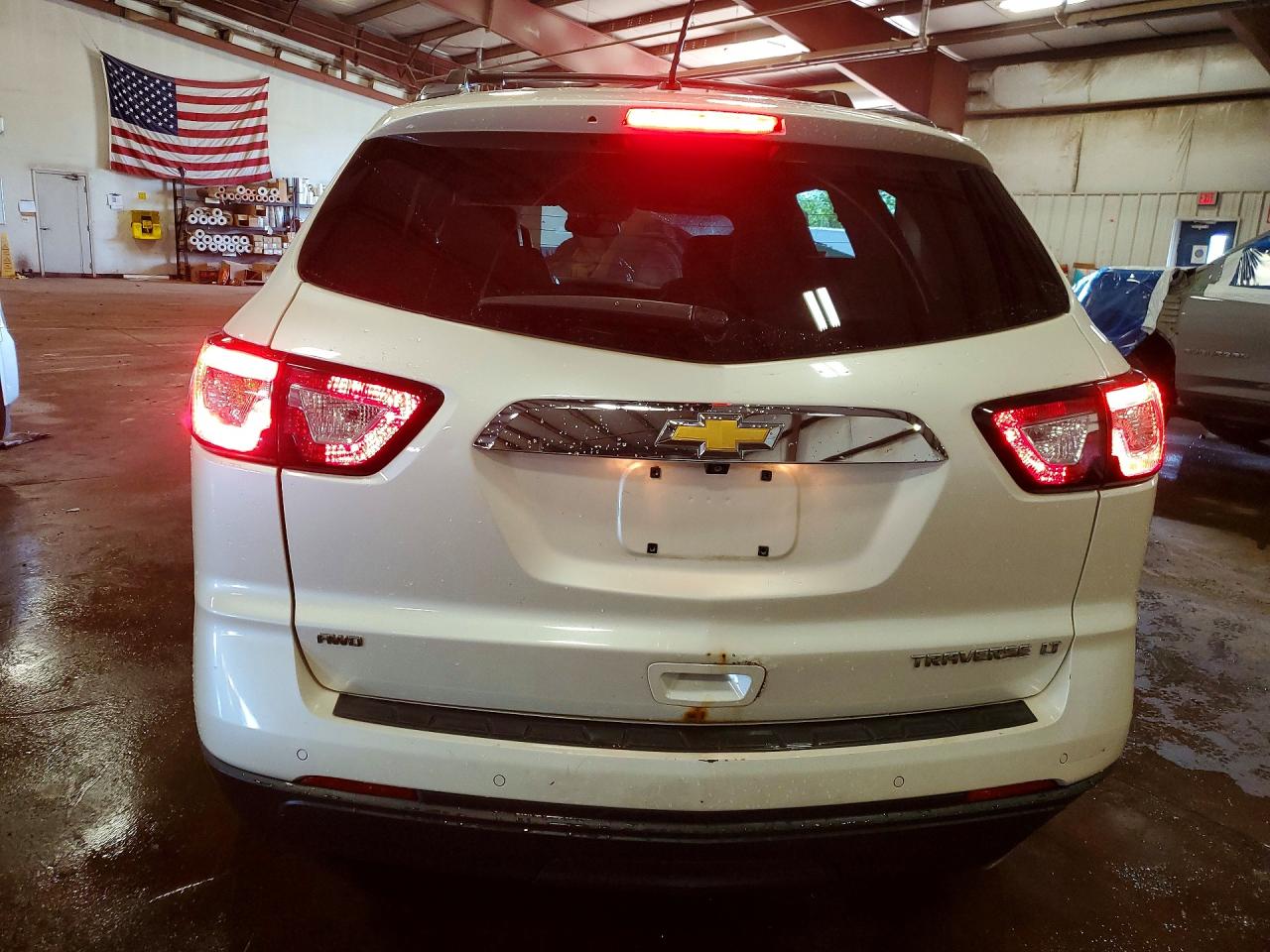 2015 Chevrolet Traverse Lt Белый vin: 1GNKVHKD8FJ133236