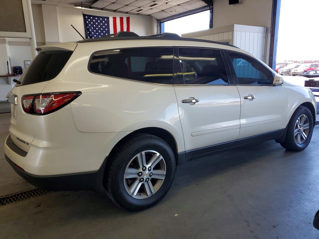 2015 Chevrolet Traverse Lt Белый vin: 1GNKVHKD8FJ231070
