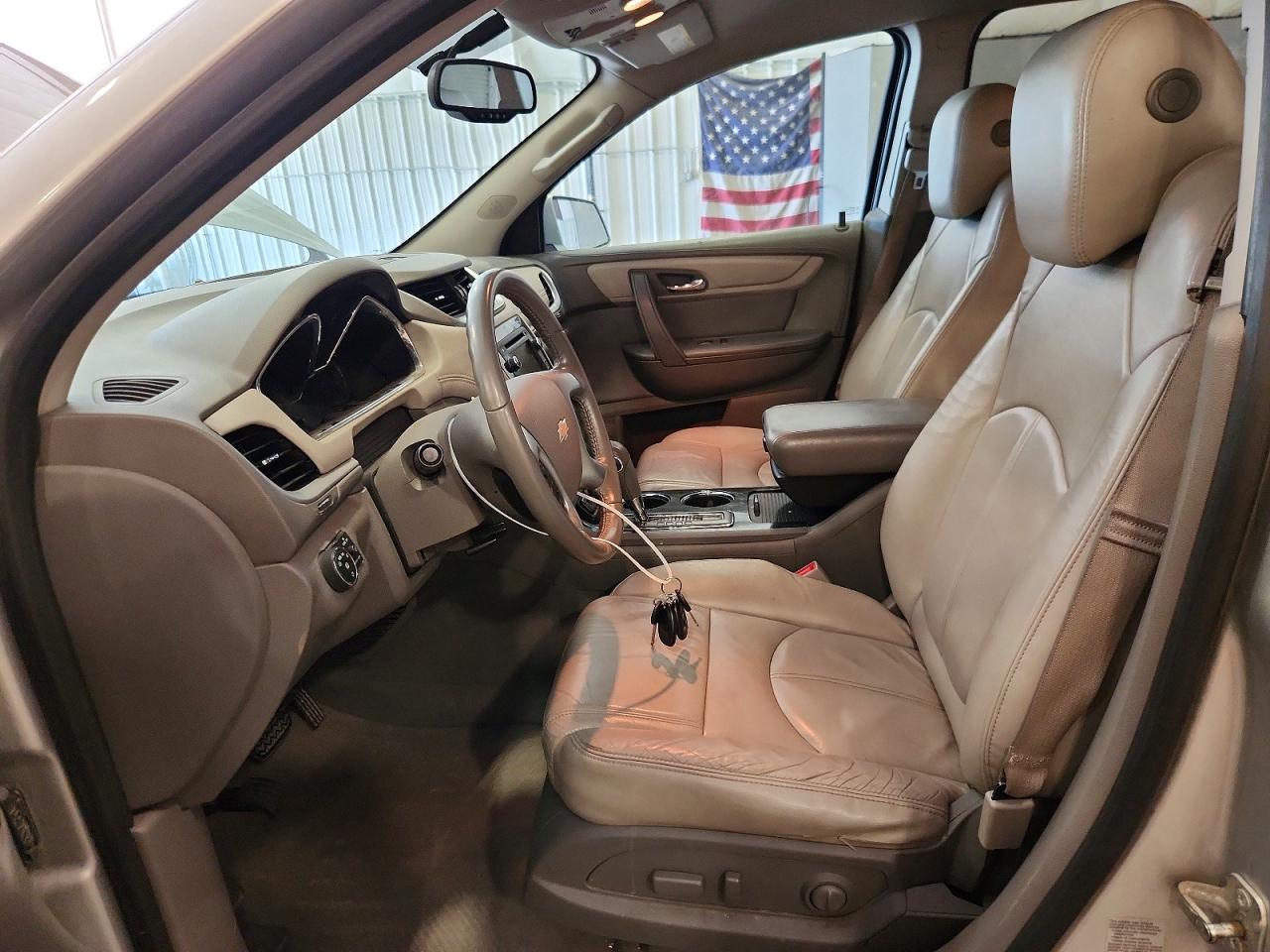 2015 Chevrolet Traverse Lt Silver vin: 1GNKVHKDXFJ188545