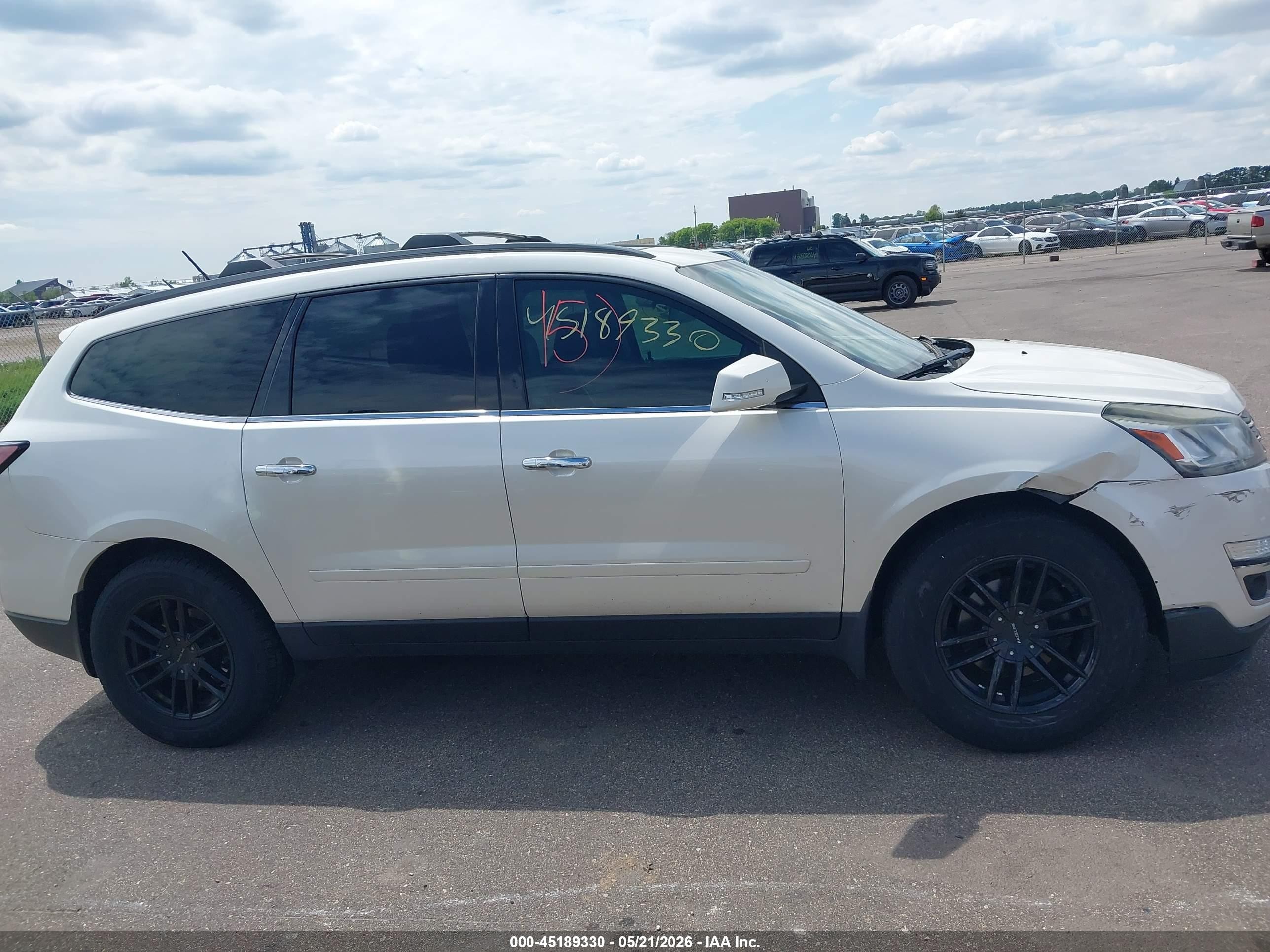 2015 Chevrolet Traverse 2lt White vin: 1GNKVHKDXFJ325399
