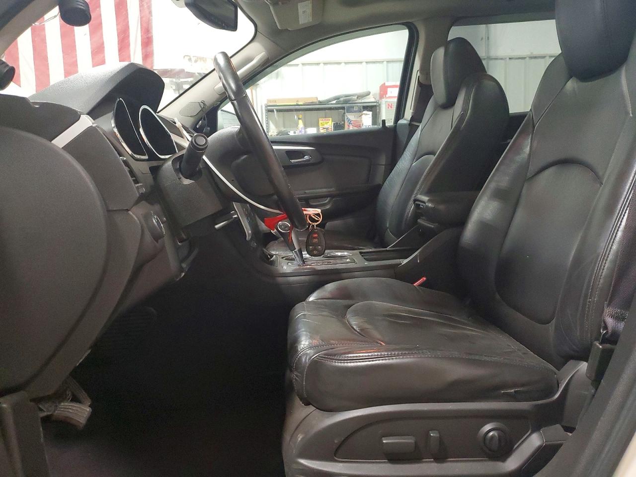 2011 Chevrolet Traverse Lt Белый vin: 1GNKVJED4BJ157594