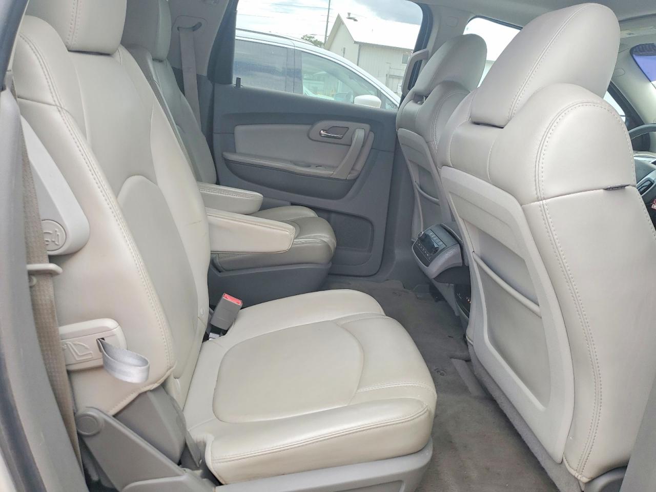 2011 Chevrolet Traverse Lt White vin: 1GNKVJED4BJ293191