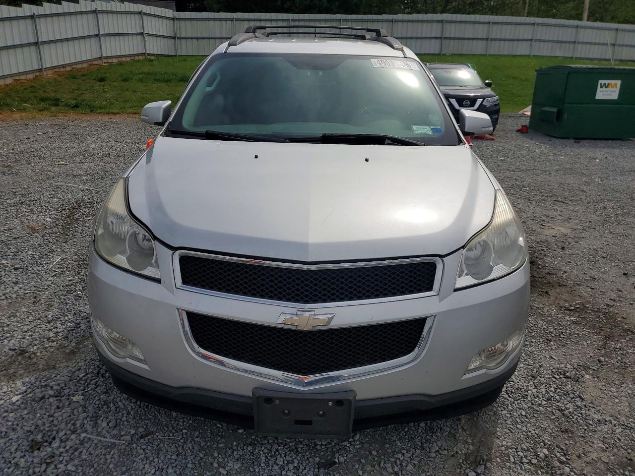 2011 Chevrolet Traverse Lt Серебряный vin: 1GNKVJED5BJ365936