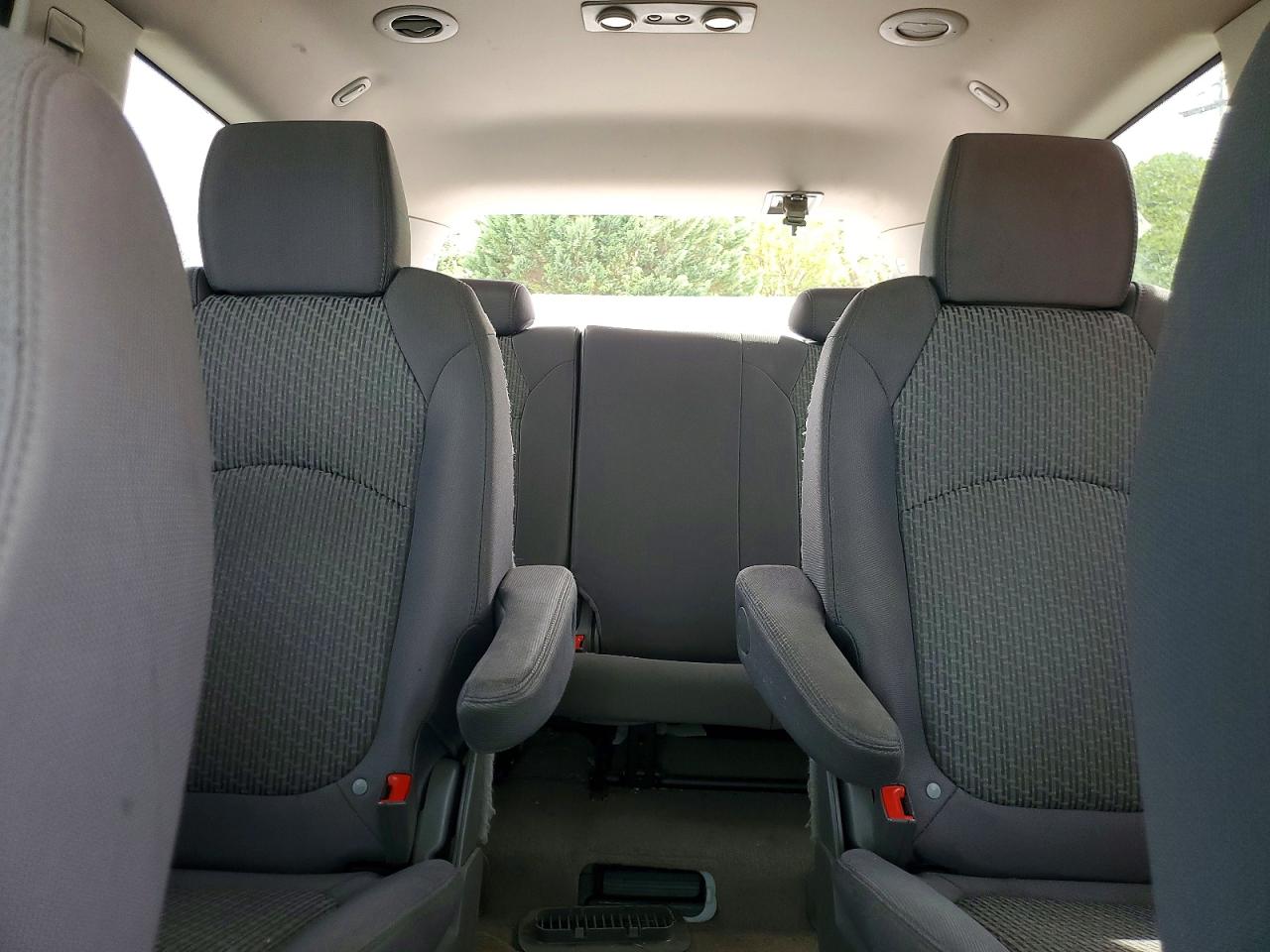 2011 Chevrolet Traverse Lt Серебряный vin: 1GNKVJED5BJ365936