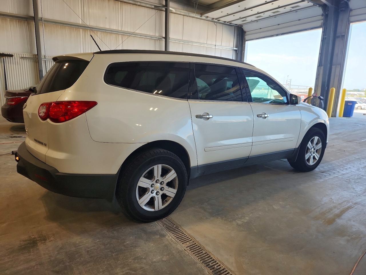 2012 Chevrolet Traverse Lt Cream vin: 1GNKVJED5CJ127490