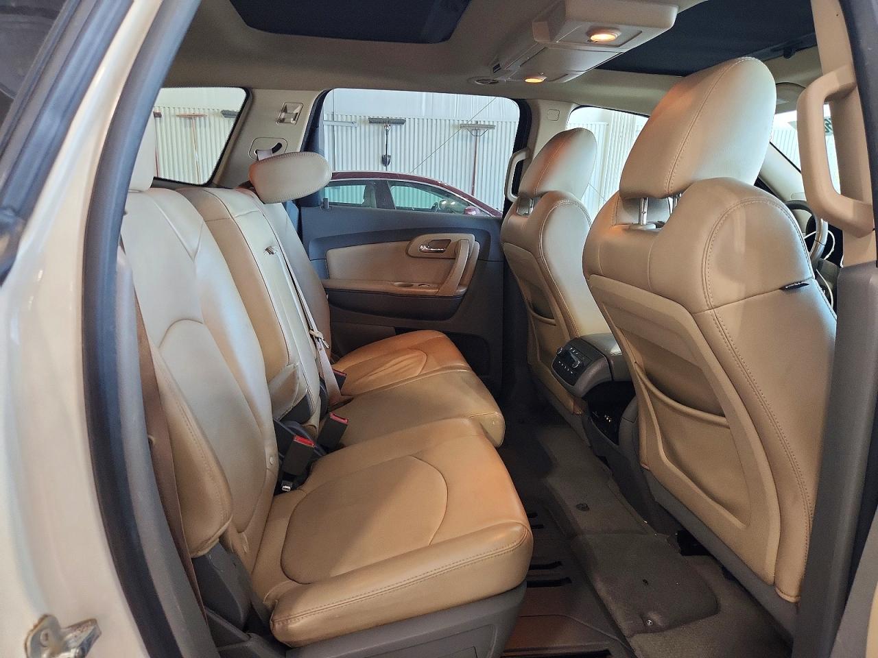 2012 Chevrolet Traverse Lt Cream vin: 1GNKVJED5CJ127490
