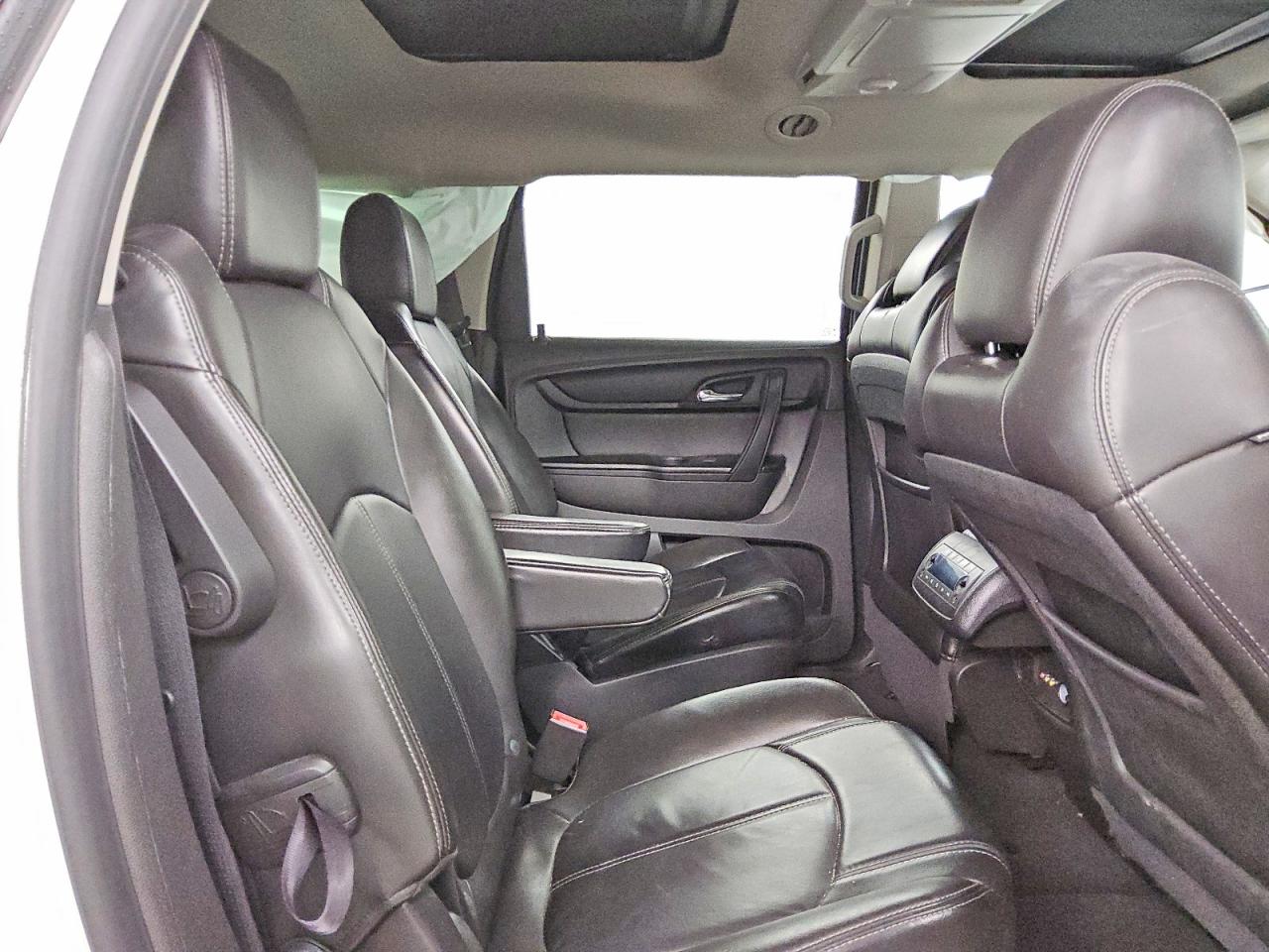 2013 Chevrolet Traverse Lt White vin: 1GNKVJKD0DJ189983