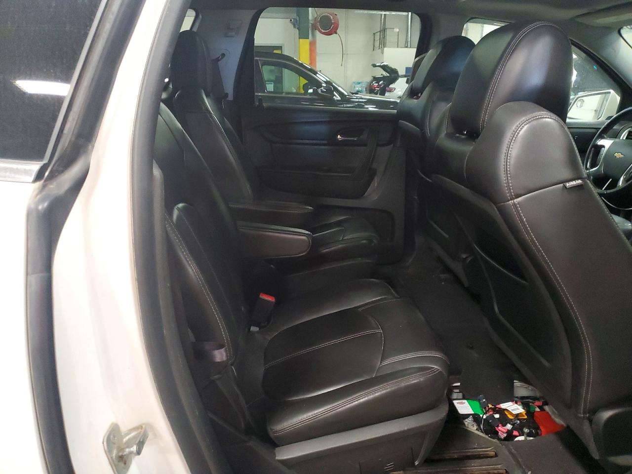 2013 Chevrolet Traverse Lt Белый vin: 1GNKVJKD2DJ218061