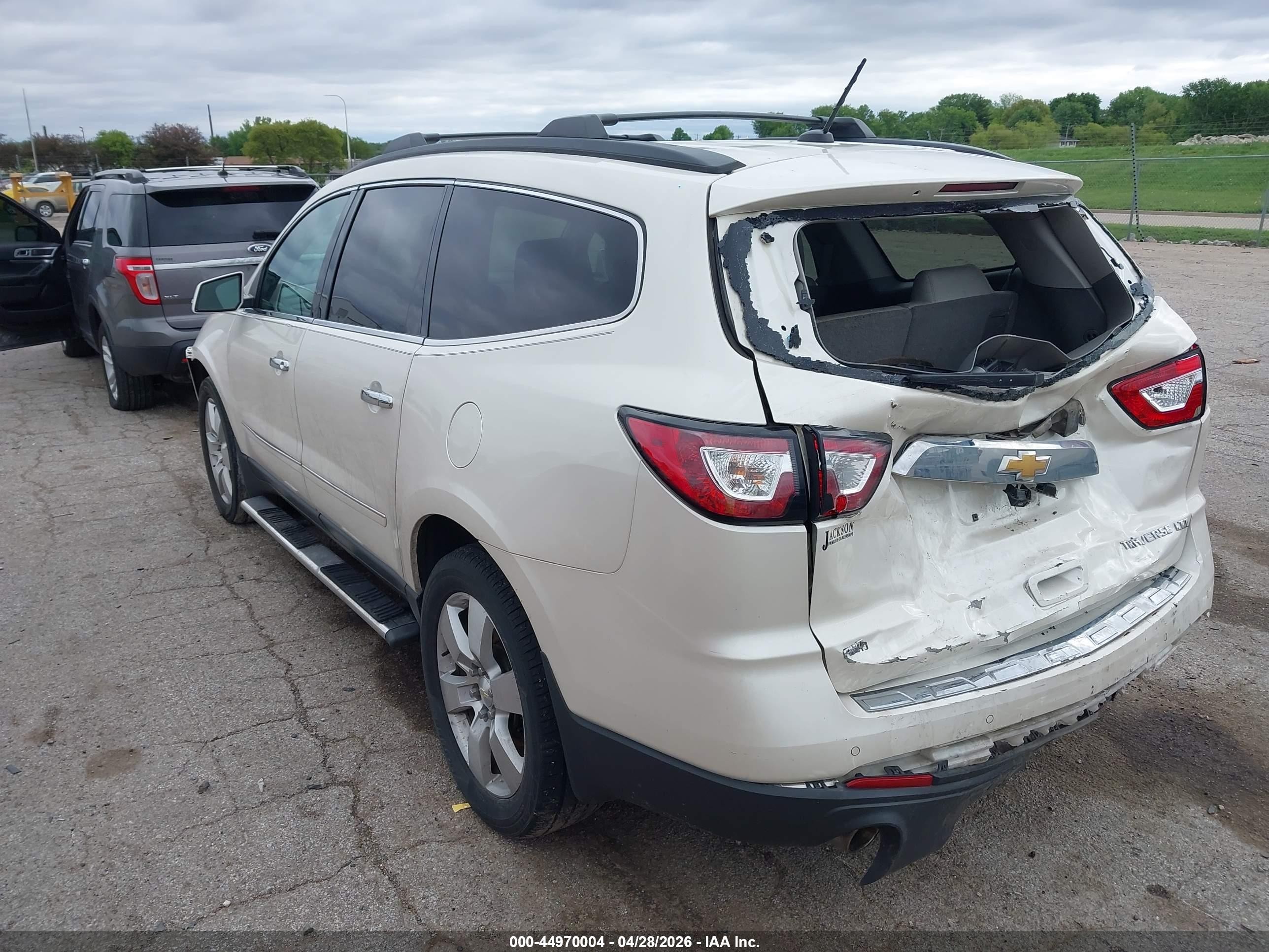 2015 Chevrolet Traverse Ltz Cream vin: 1GNKVJKD2FJ236028