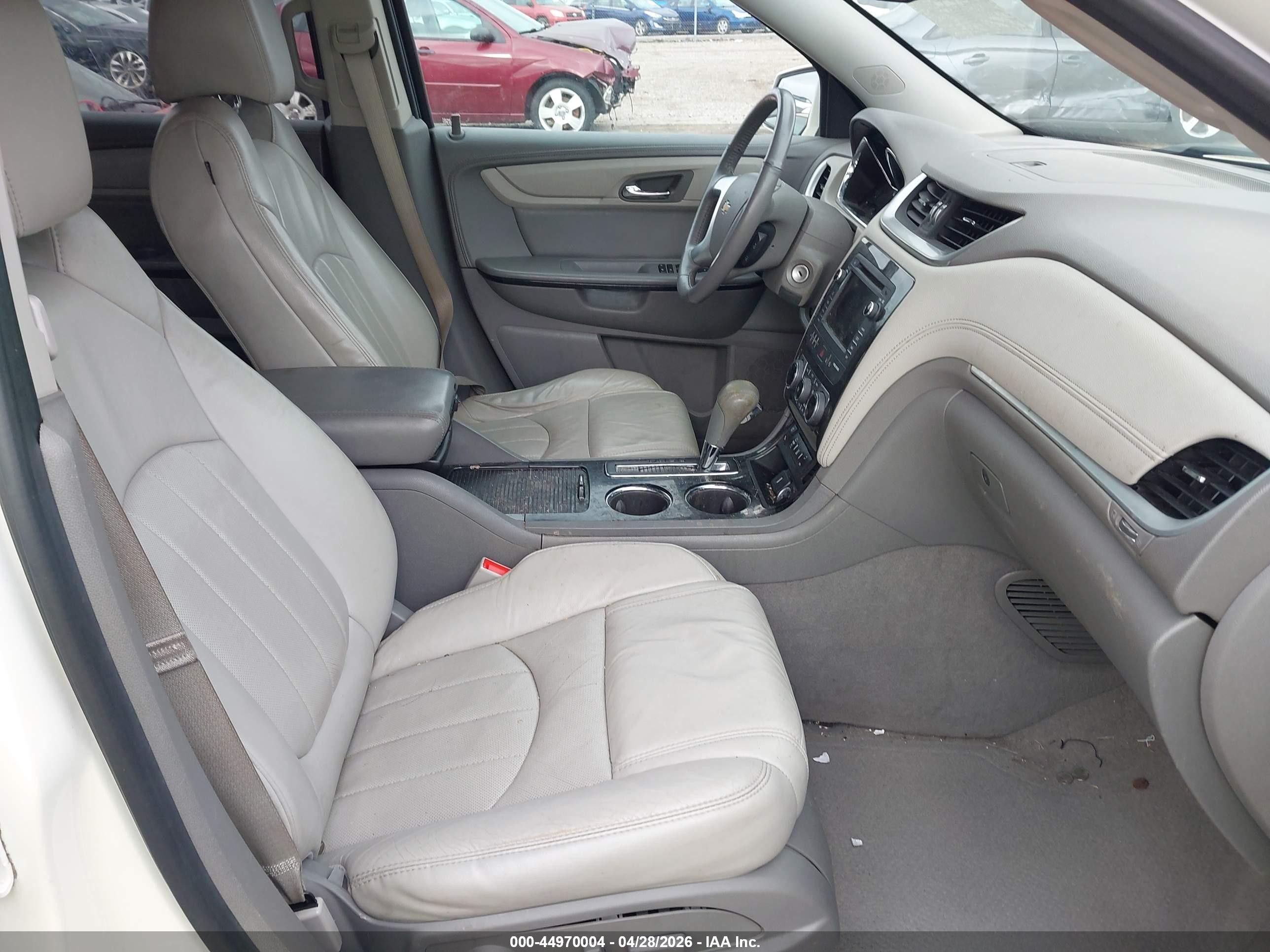 2015 Chevrolet Traverse Ltz Cream vin: 1GNKVJKD2FJ236028