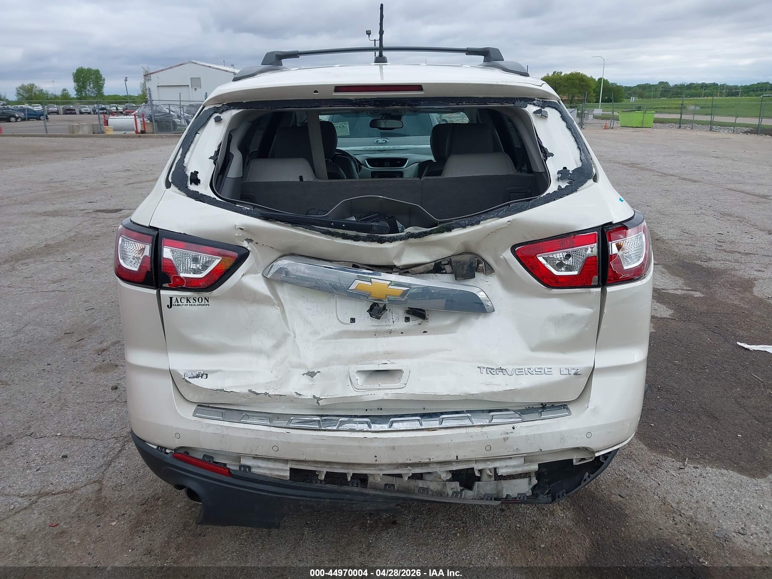 2015 Chevrolet Traverse Ltz Cream vin: 1GNKVJKD2FJ236028