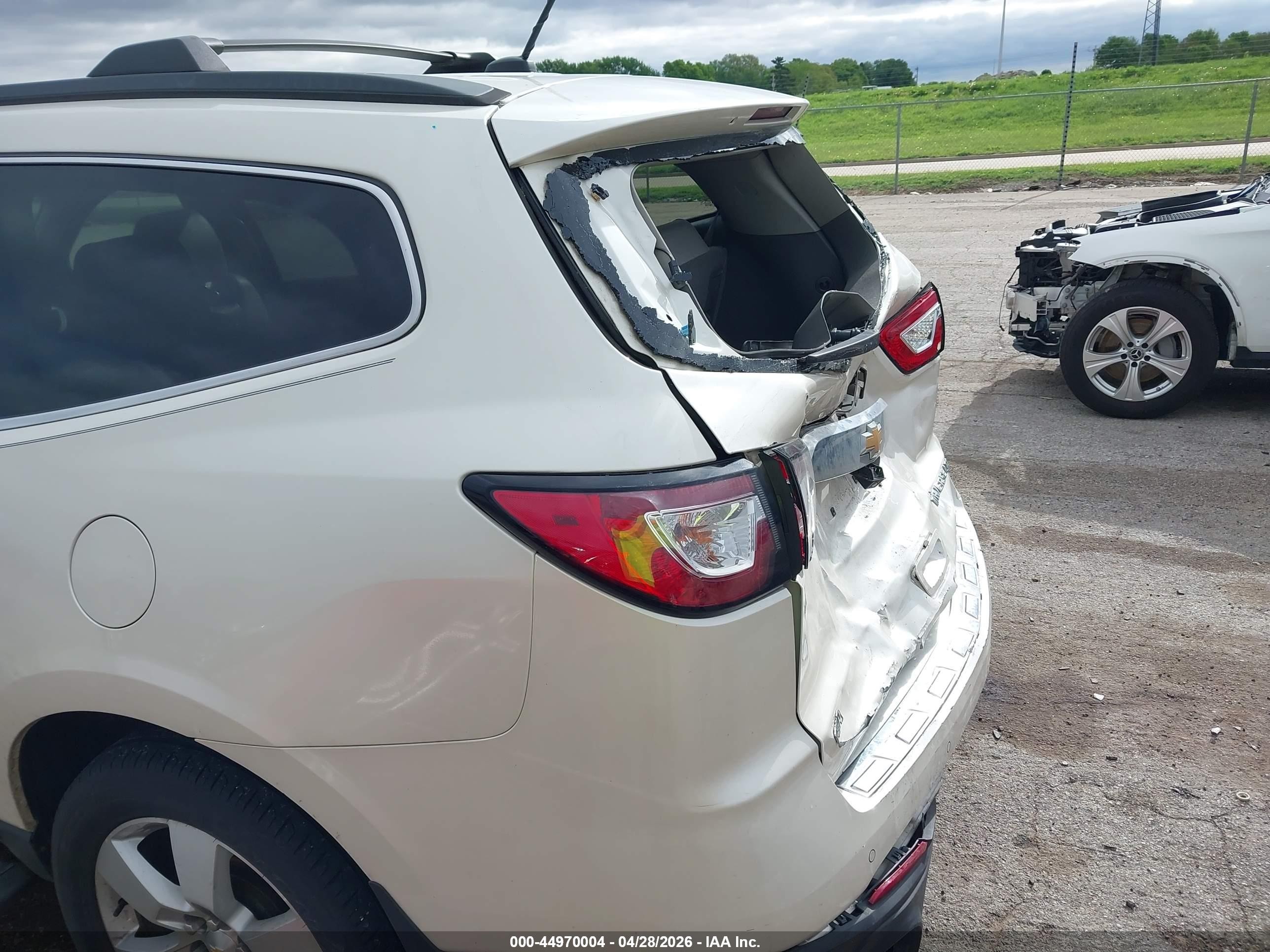 2015 Chevrolet Traverse Ltz Cream vin: 1GNKVJKD2FJ236028