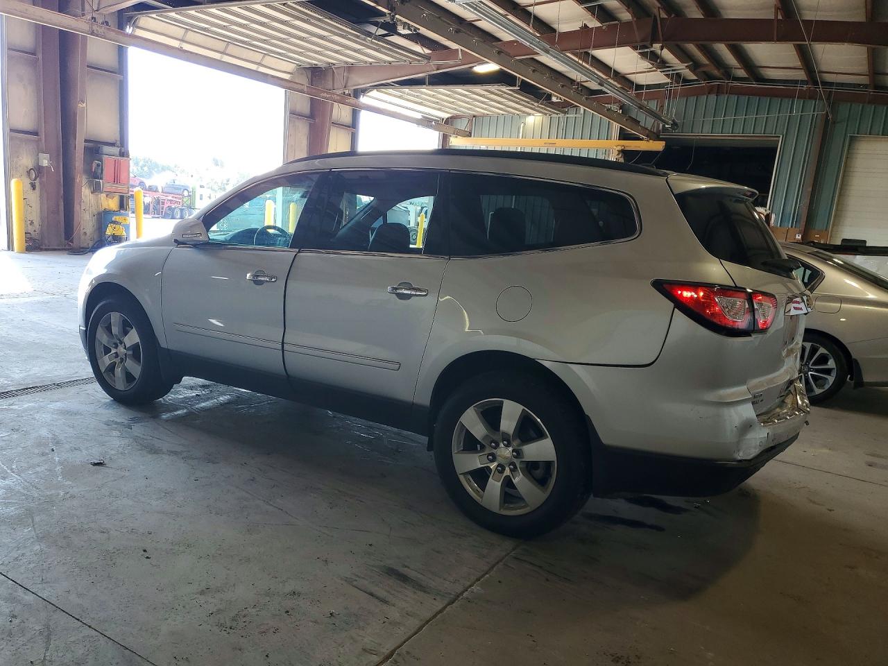 2015 Chevrolet Traverse Ltz Серебряный vin: 1GNKVJKD2FJ360137
