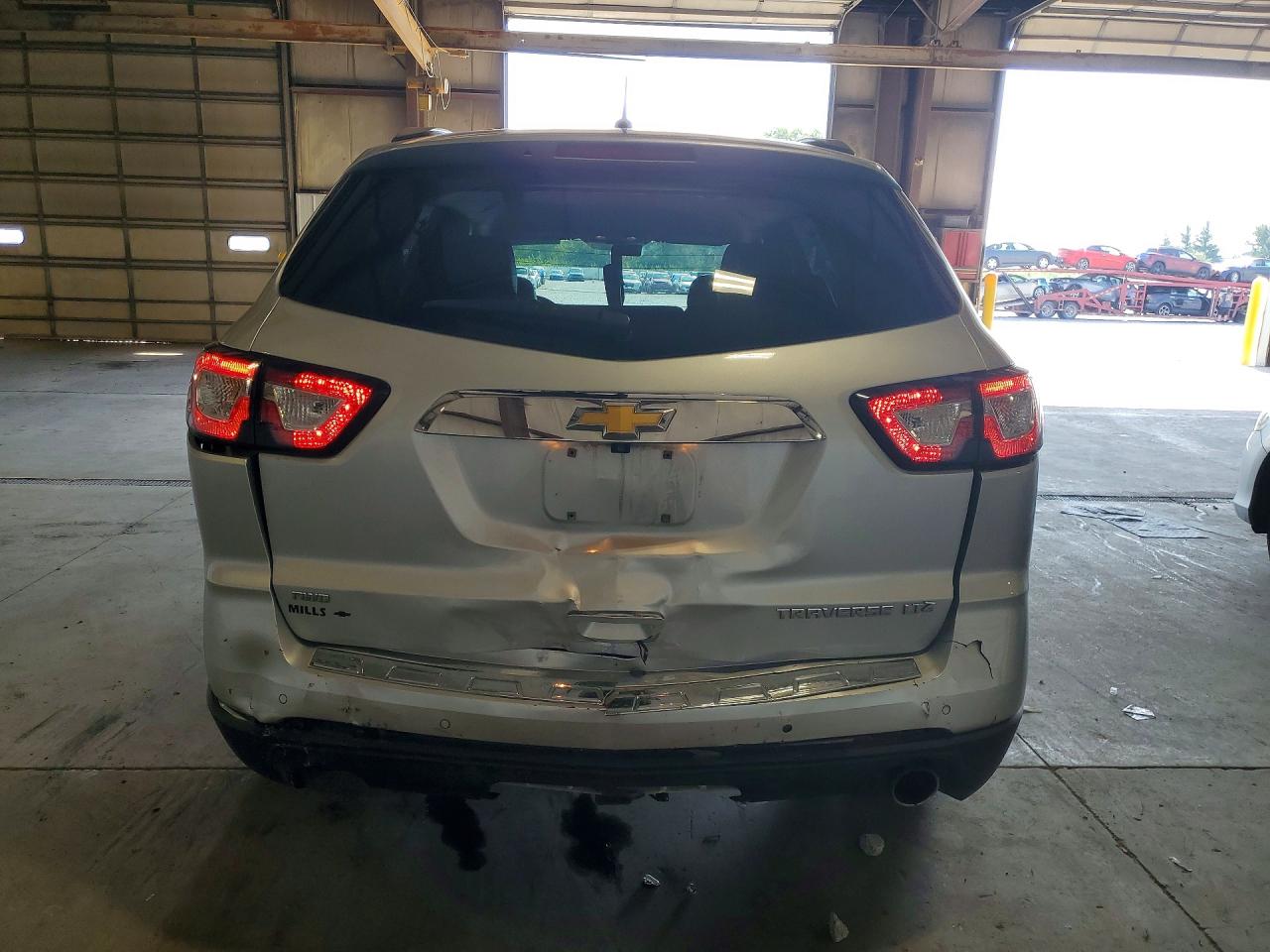 2015 Chevrolet Traverse Ltz Серебряный vin: 1GNKVJKD2FJ360137