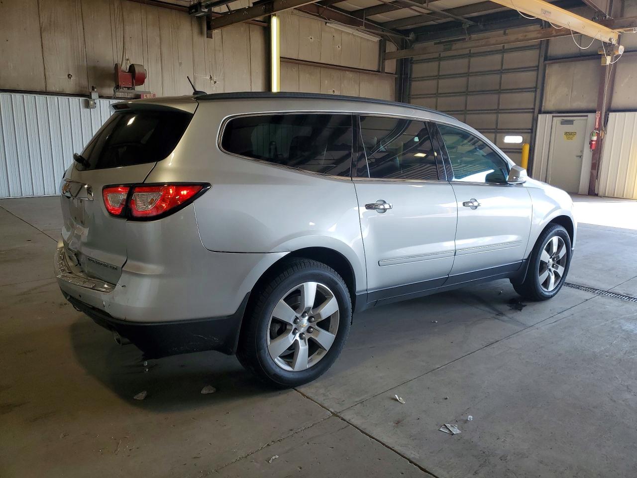 2015 Chevrolet Traverse Ltz Серебряный vin: 1GNKVJKD2FJ360137