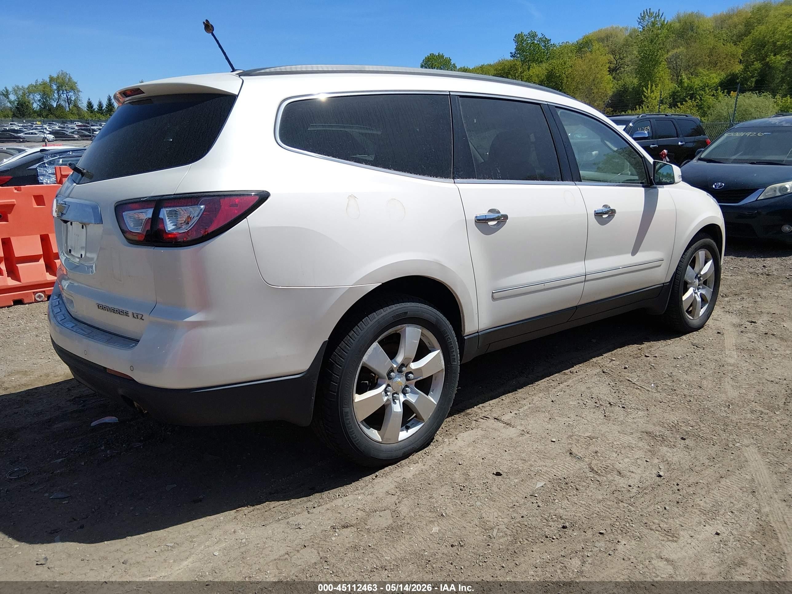 2015 Chevrolet Traverse Ltz White vin: 1GNKVJKD6FJ139267