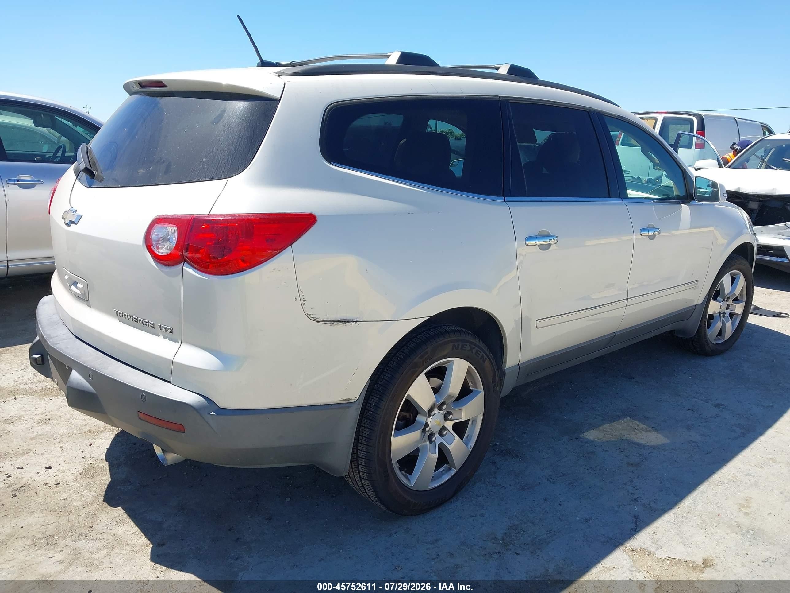 2011 Chevrolet Traverse Ltz White vin: 1GNKVLED2BJ271041