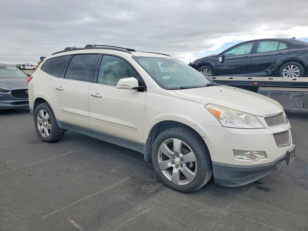 2011 Chevrolet Traverse Ltz Beige vin: 1GNKVLED2BJ271041